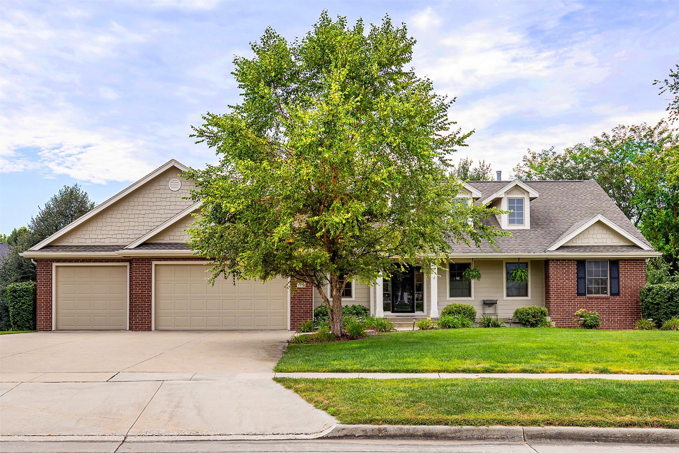 7416 Longboat Drive — photo