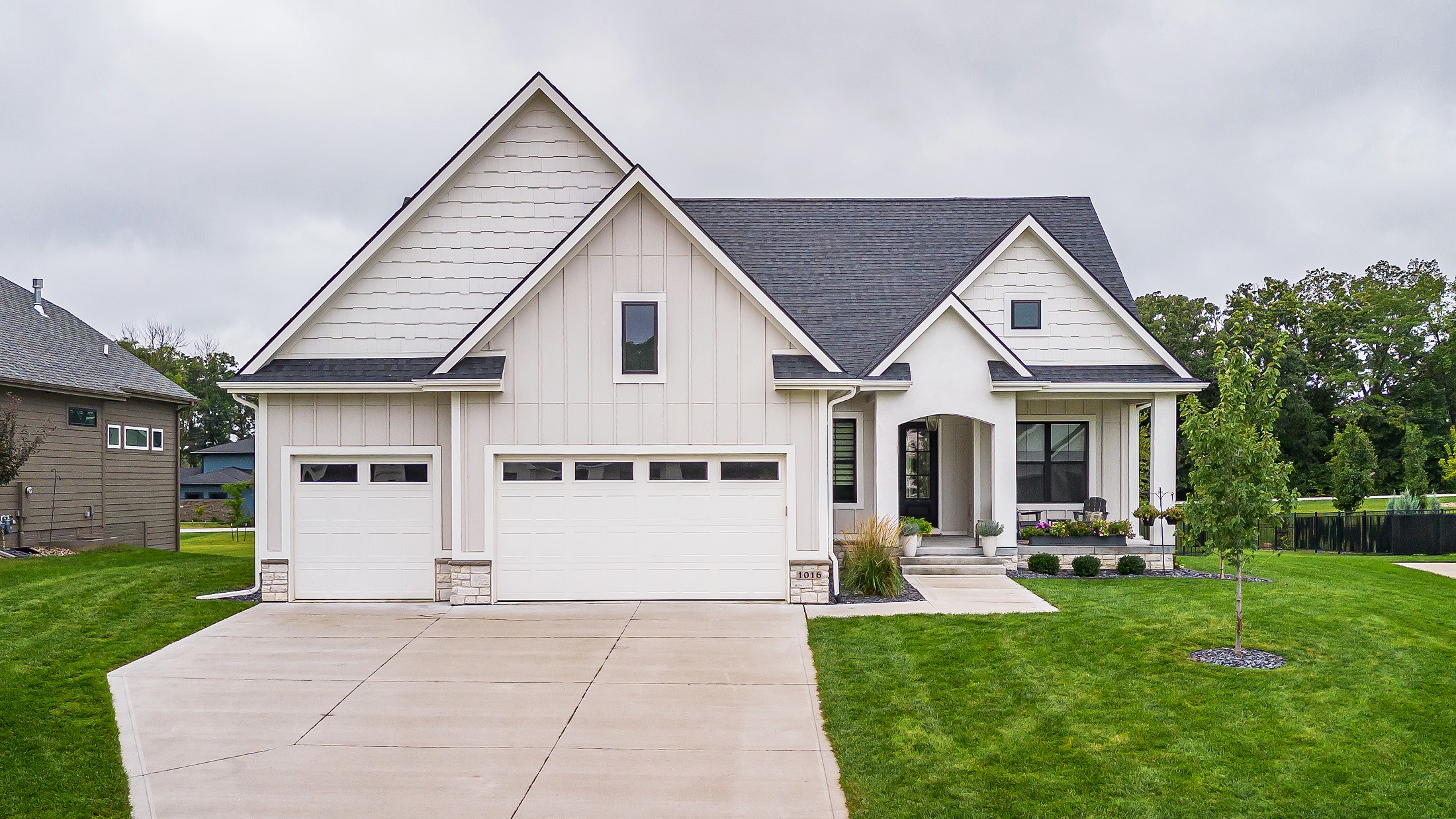 1016 W Aspen Ridge Circle — photo