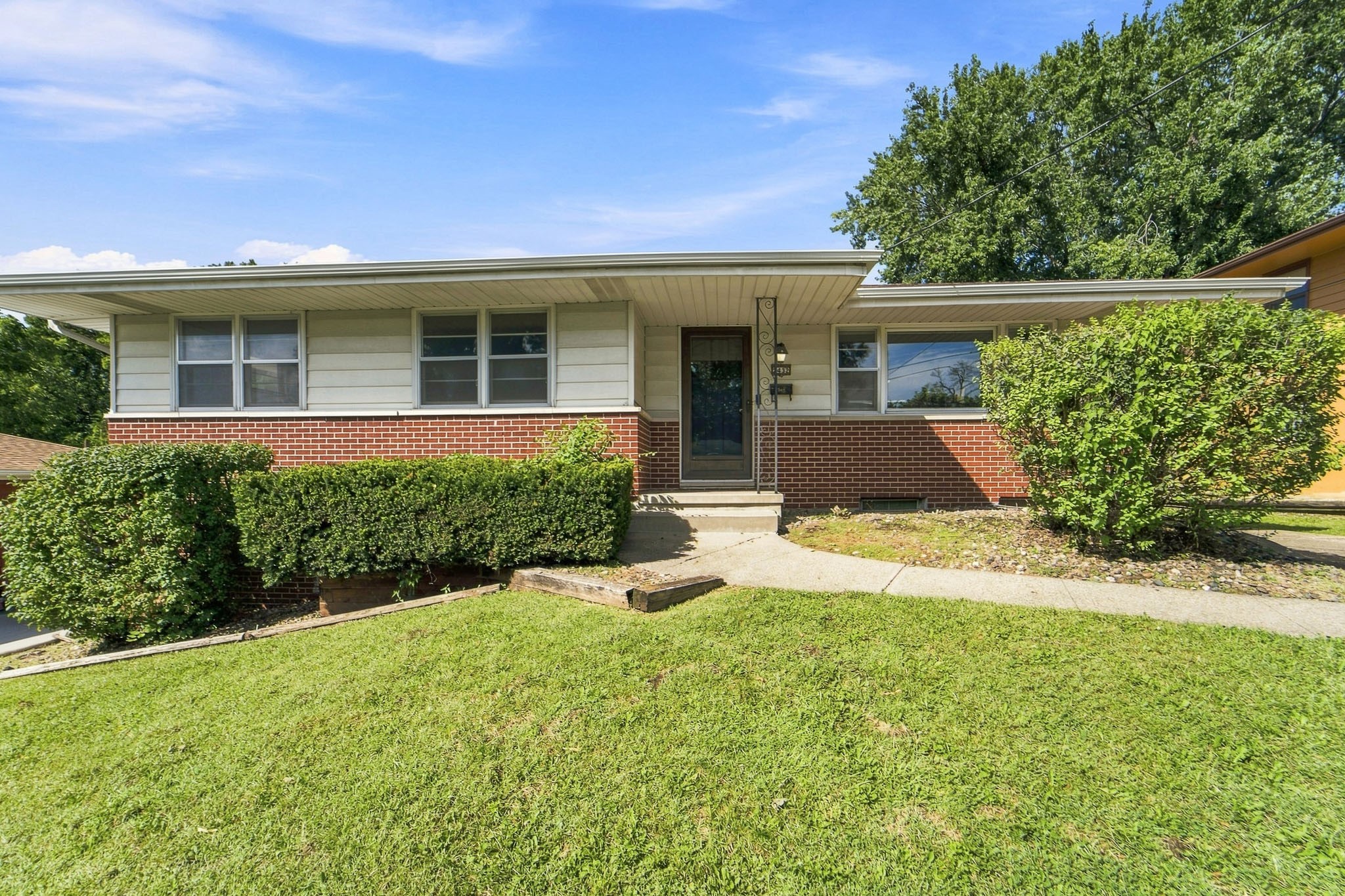 2432 Mansfield Drive — photo
