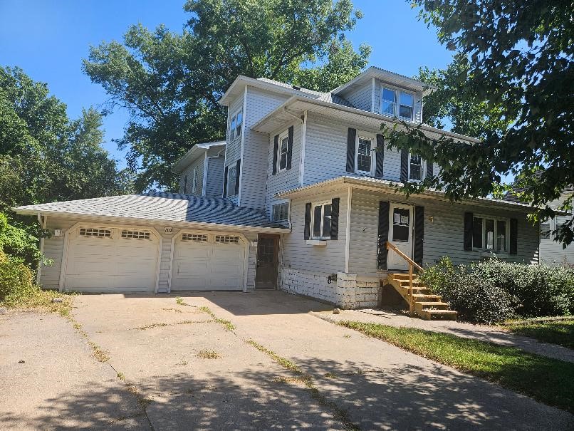 107 N Baker Street — photo