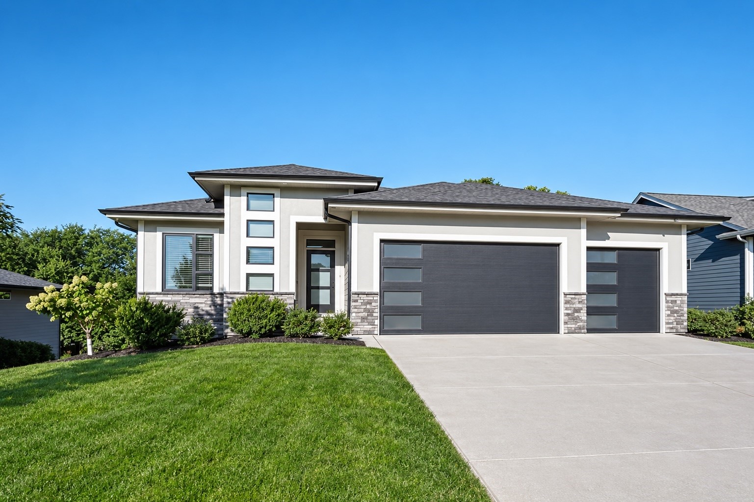 2212 NE Little Beaver Drive — photo