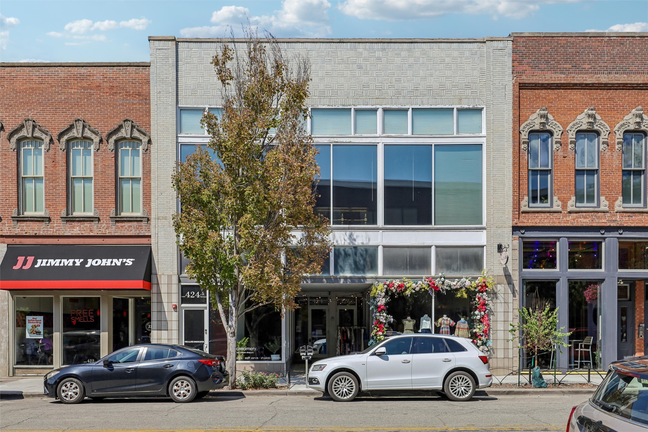 424 E Locust Street B — photo