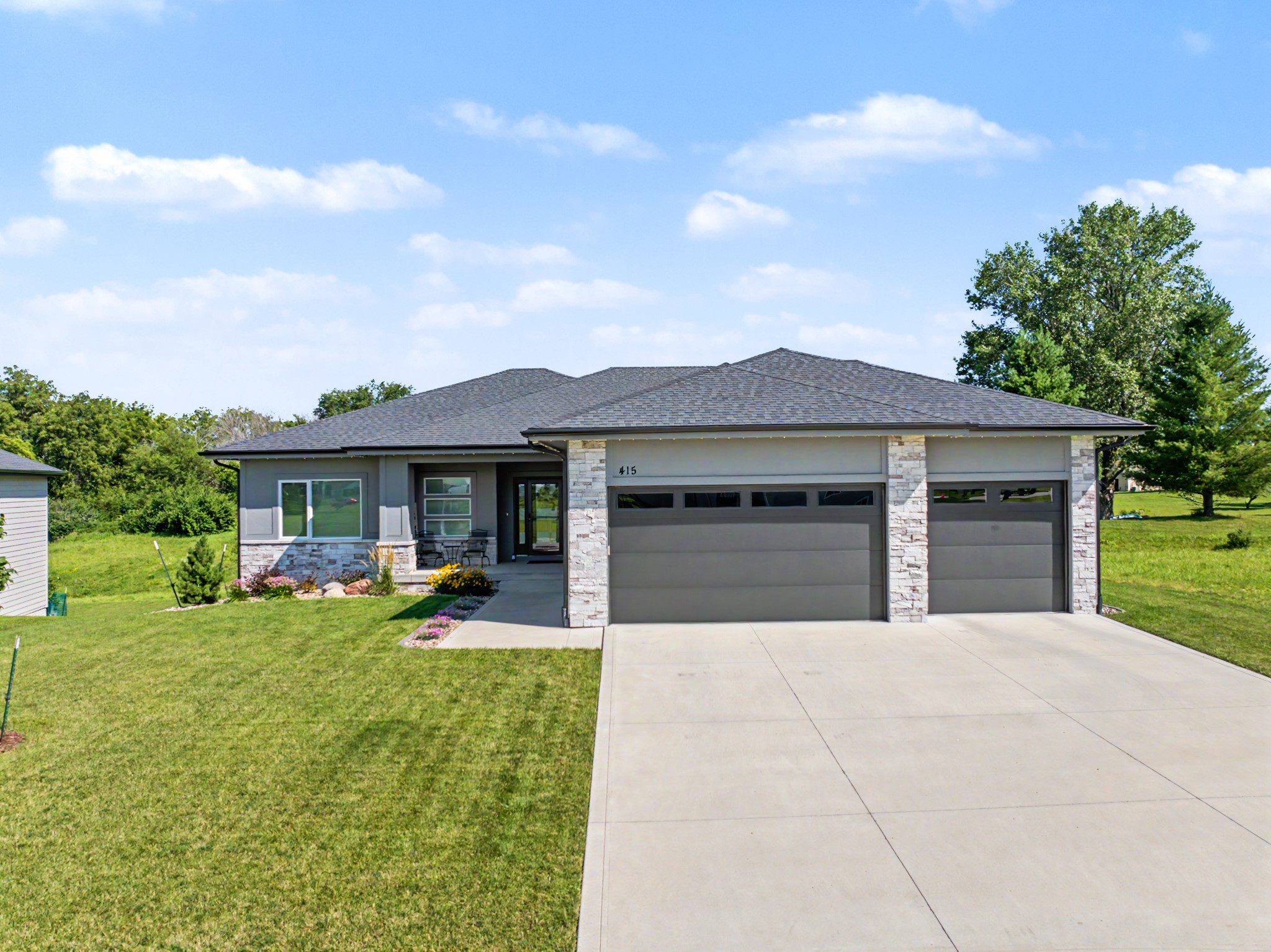 415 NW Woodmoor Drive — photo