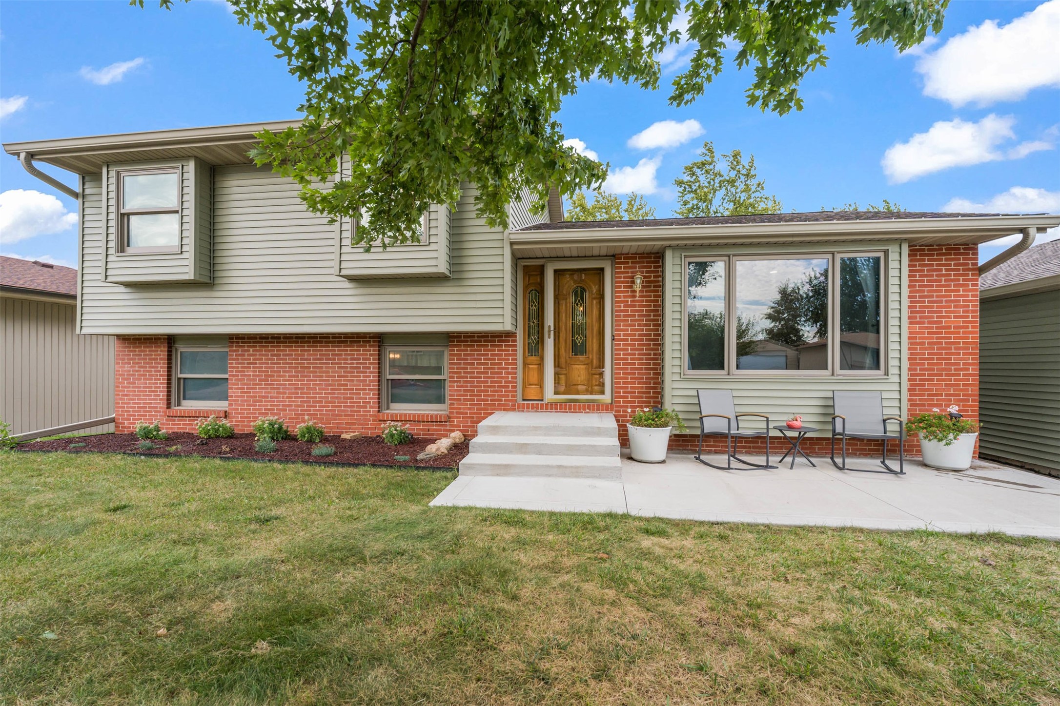 806 Hickory Drive — photo