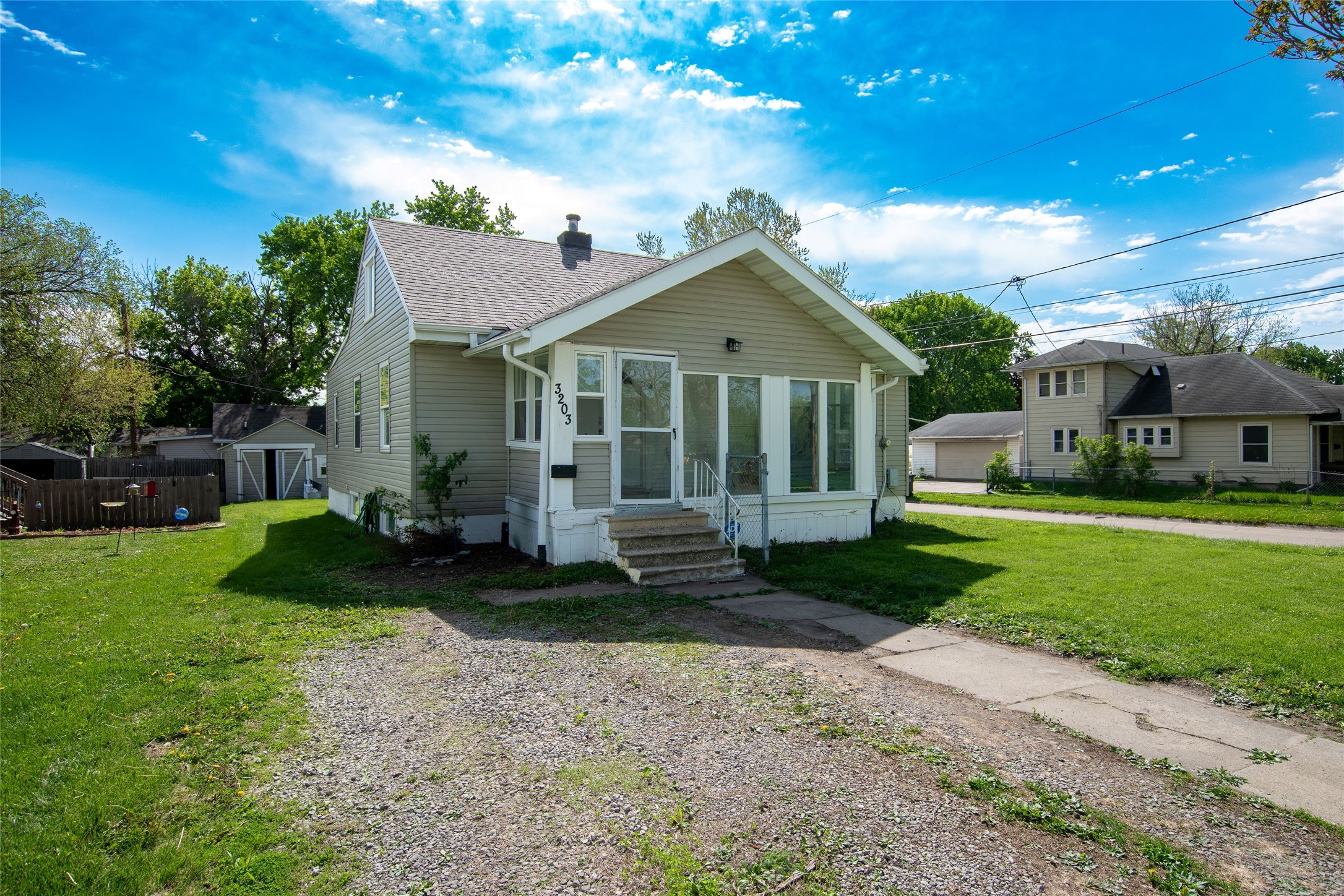 3203 Cambridge Street — photo