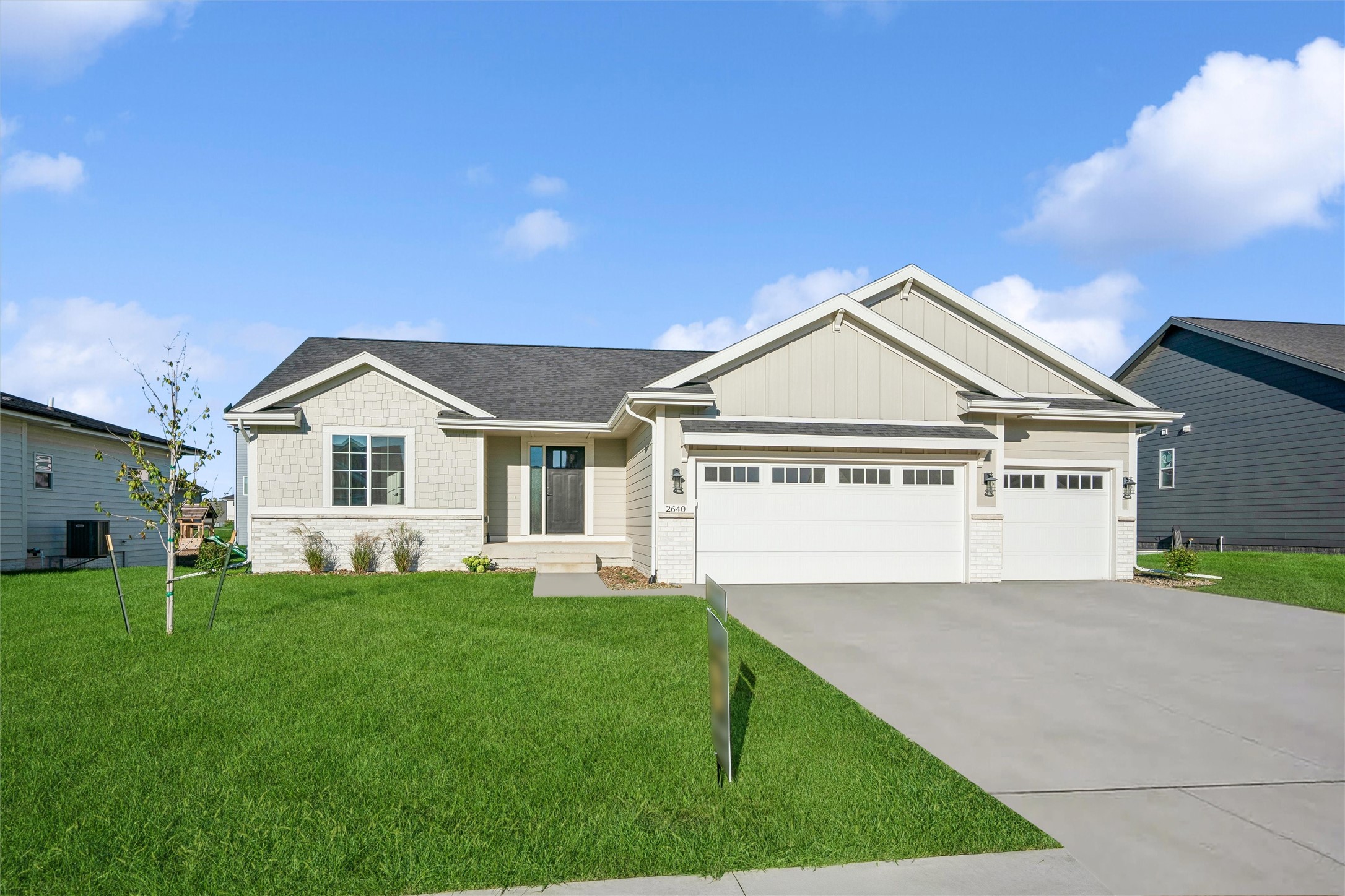 2640 Abbott Drive — photo