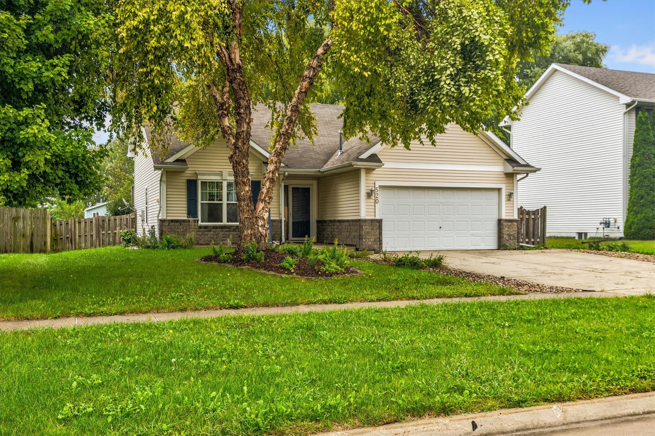 520 SE Westgate Drive — photo