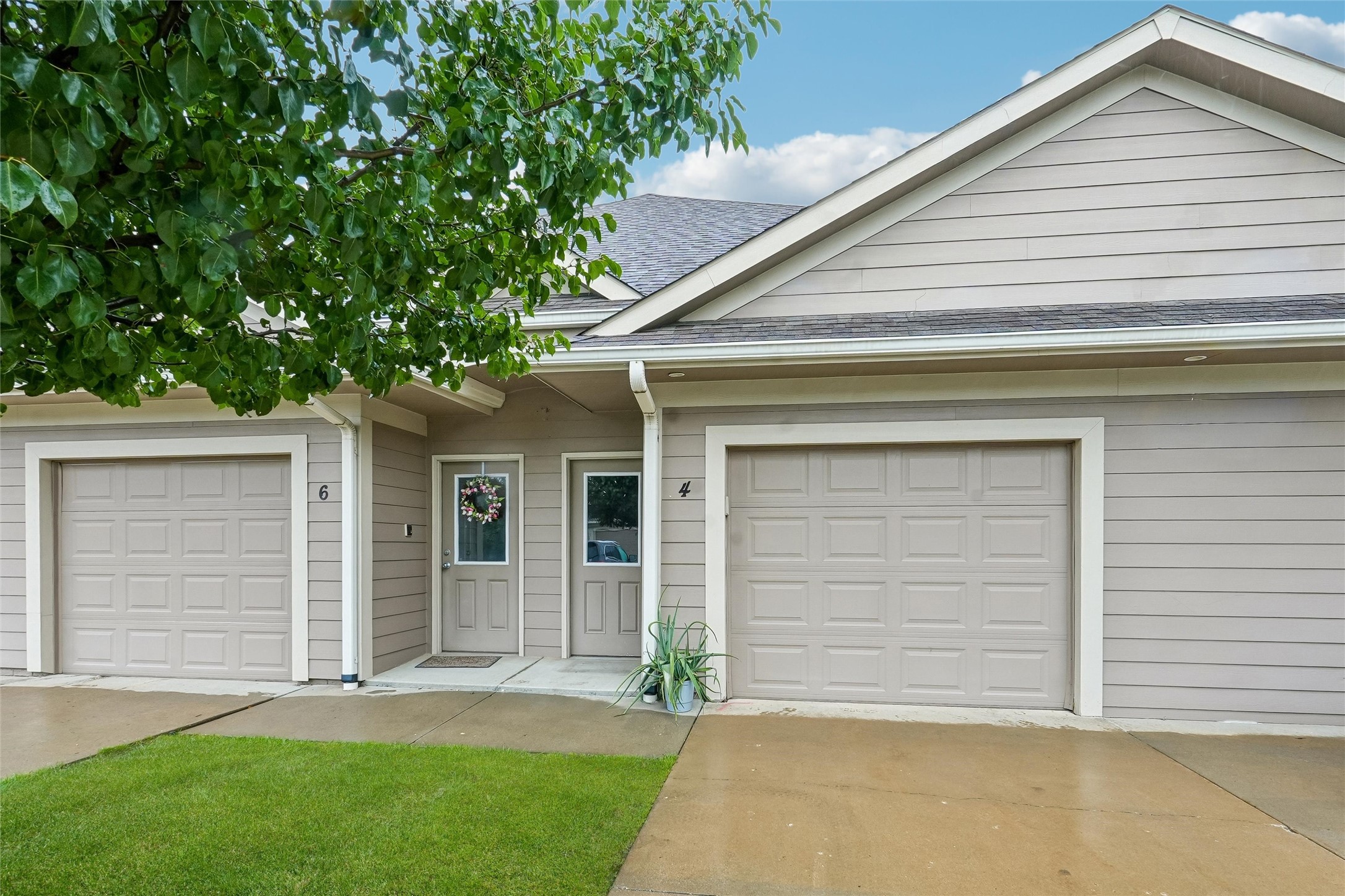 2702 NE Oak Drive 4 — photo