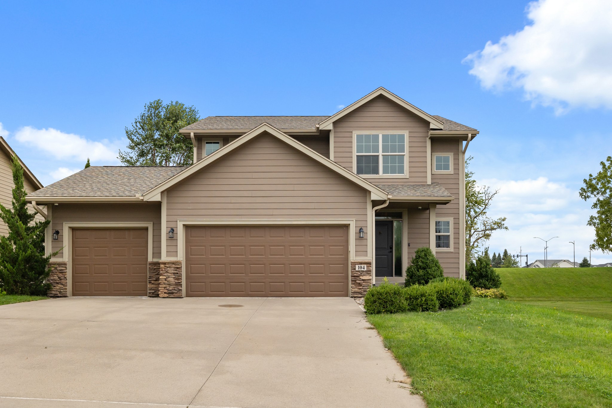104 NW Sunset Lane — photo