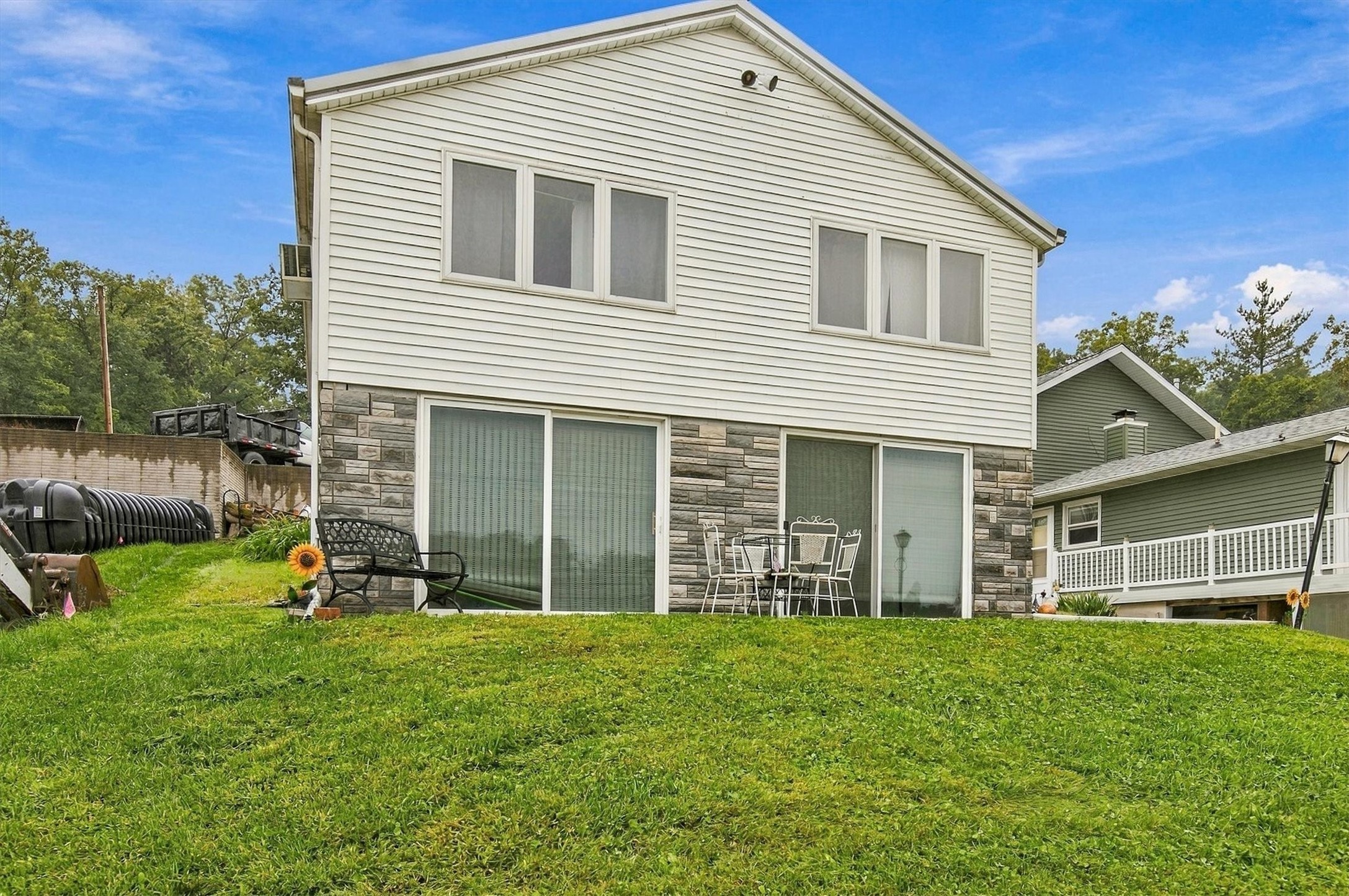 1113 Lakeshore Drive — photo