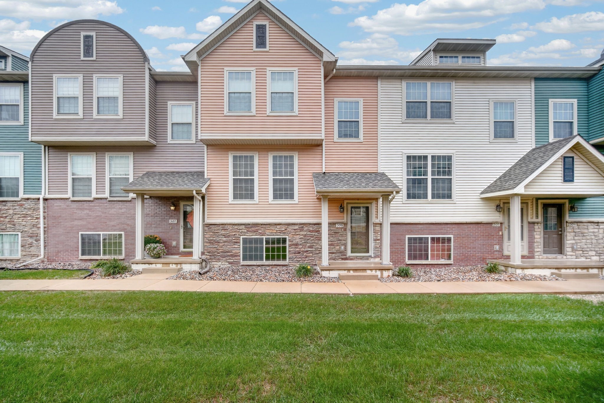 3600 SE Glenstone Drive 306 — photo