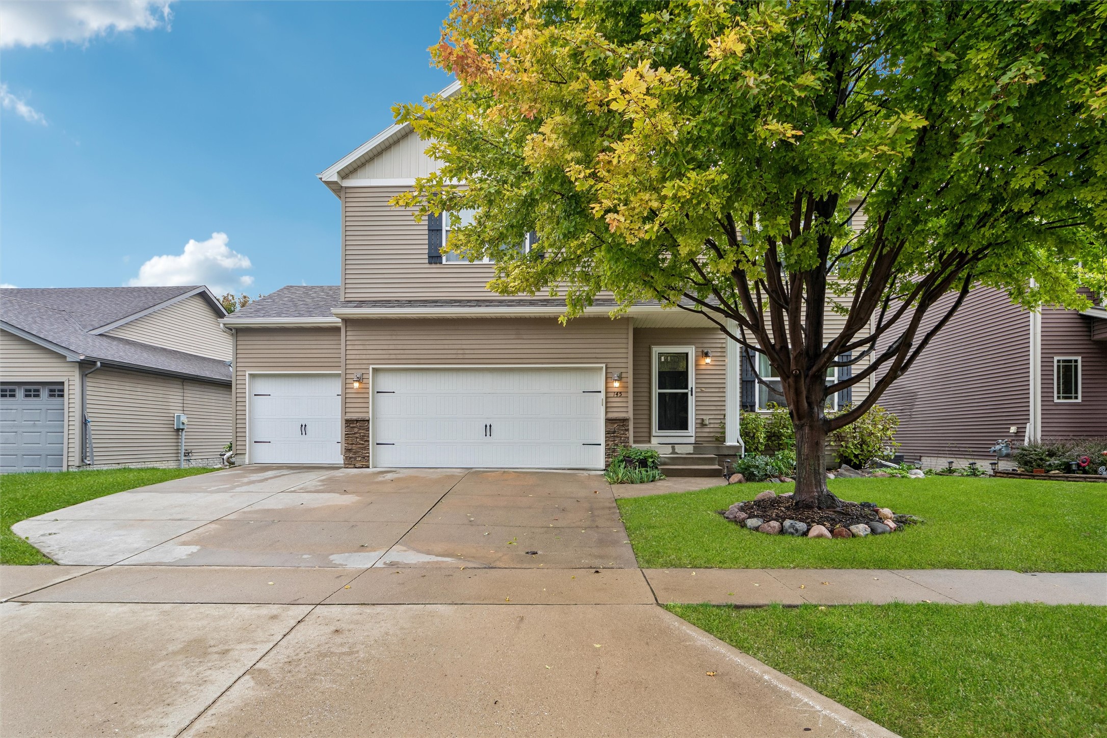 145 SE Dillon Drive — photo