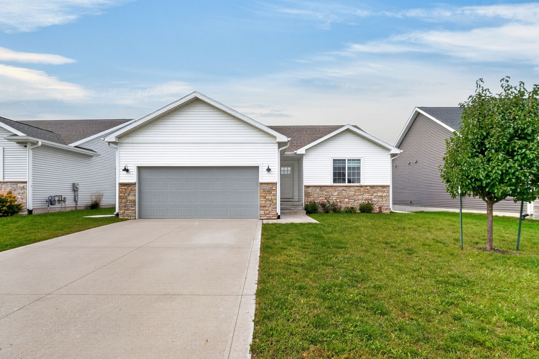 216 NW Lexington Drive — photo