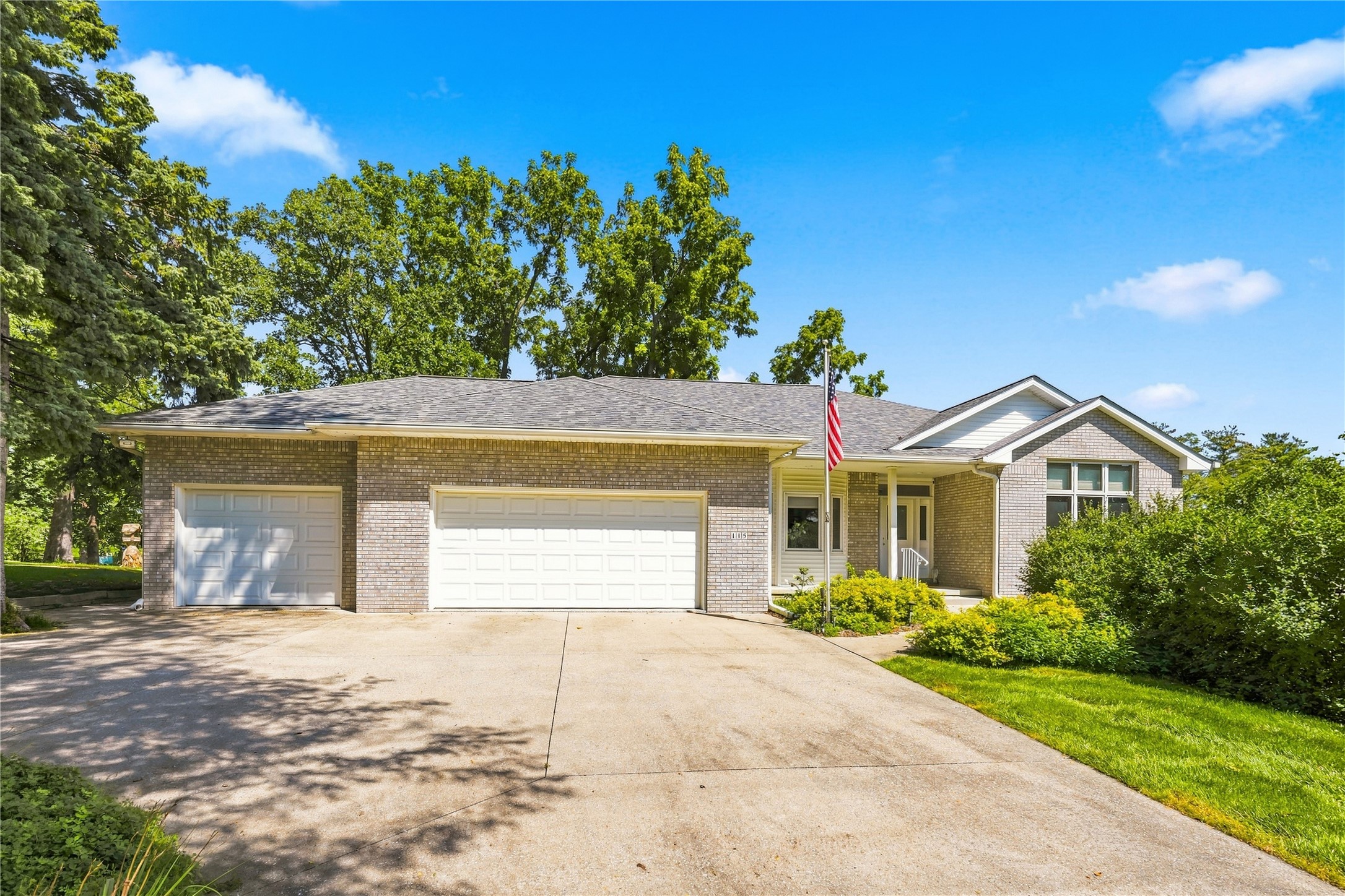 115 E Pine Ridge Drive — photo