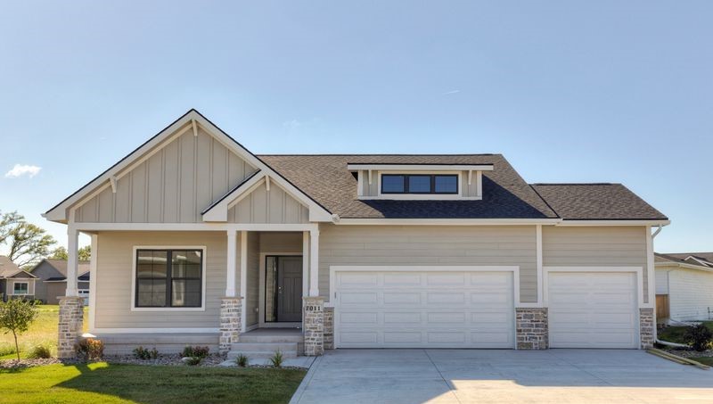 7011 Lincoln Circle — photo