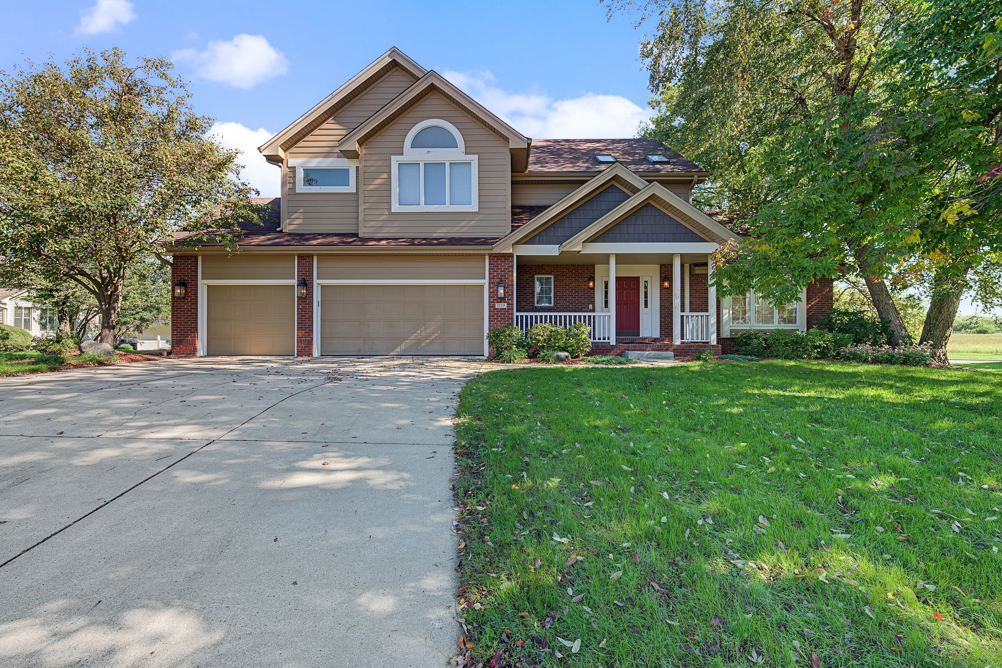 1025 NE Fountain View Court — photo