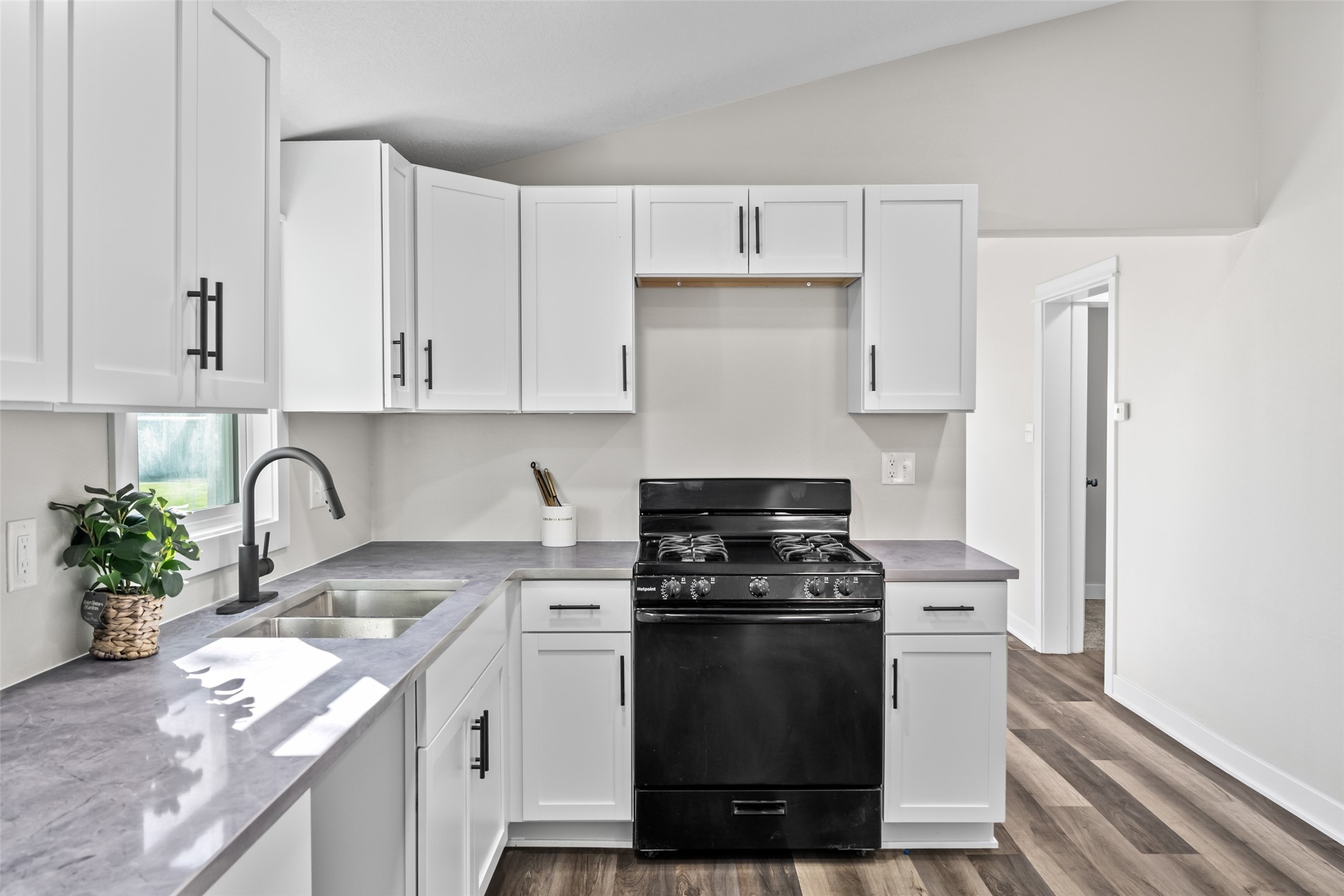 2801 Oxford Street — photo