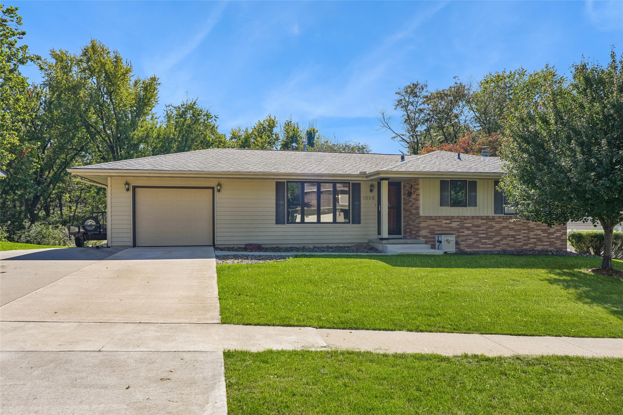 1305 W Clinton Avenue — photo