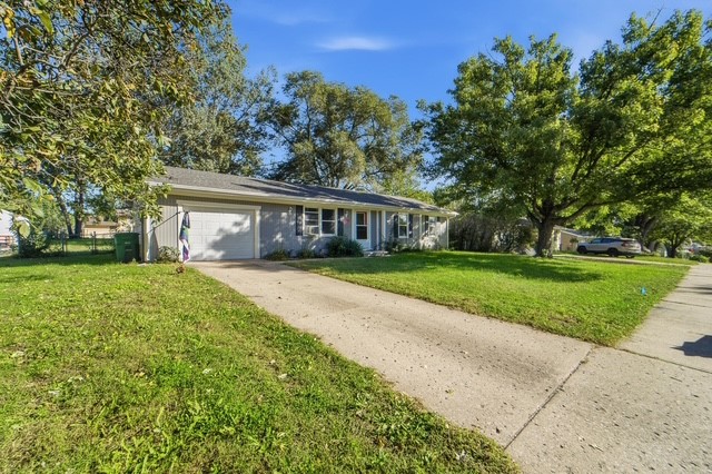 2121 Windflower Drive — photo