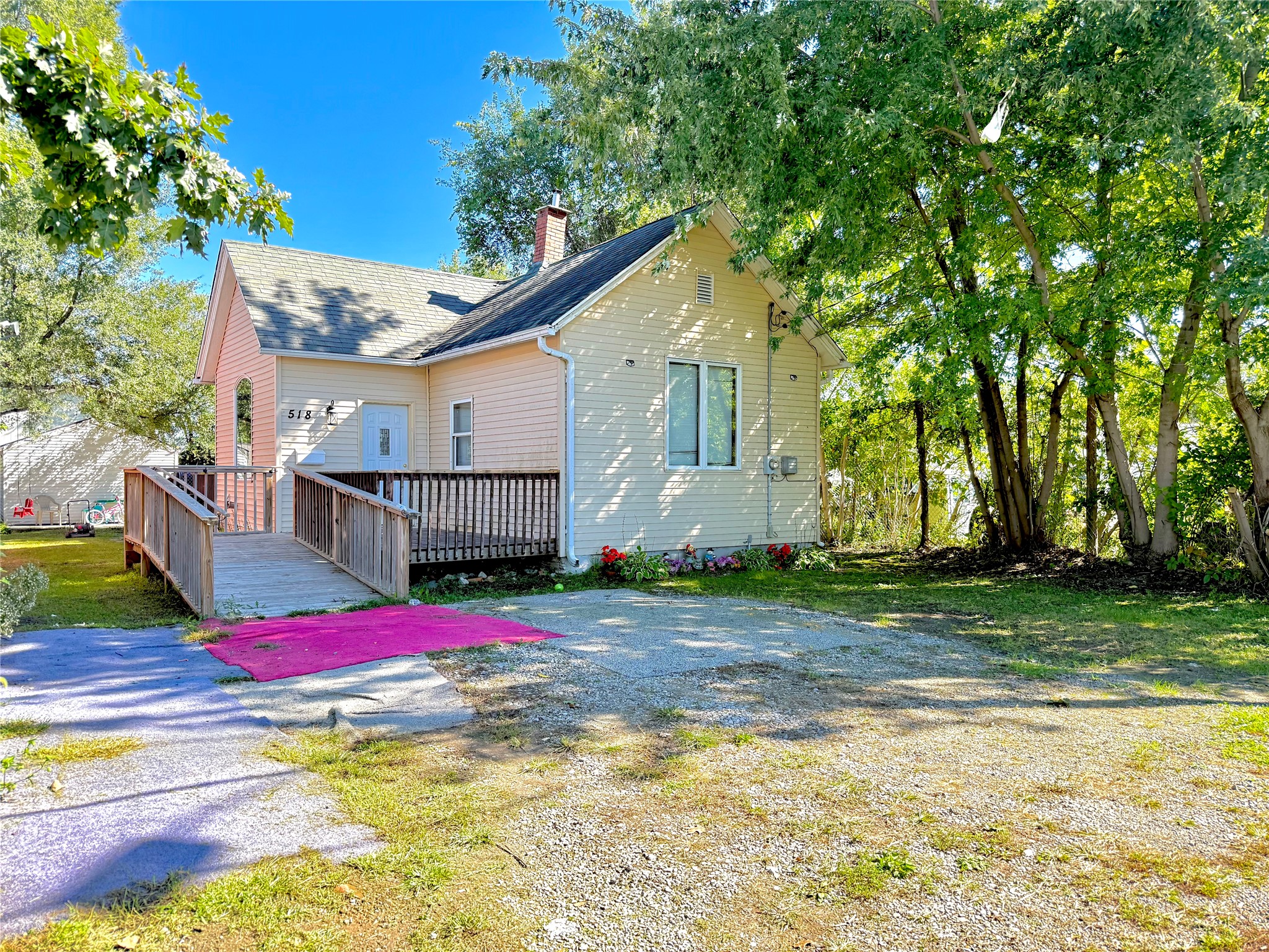 518 S Elm Street — photo