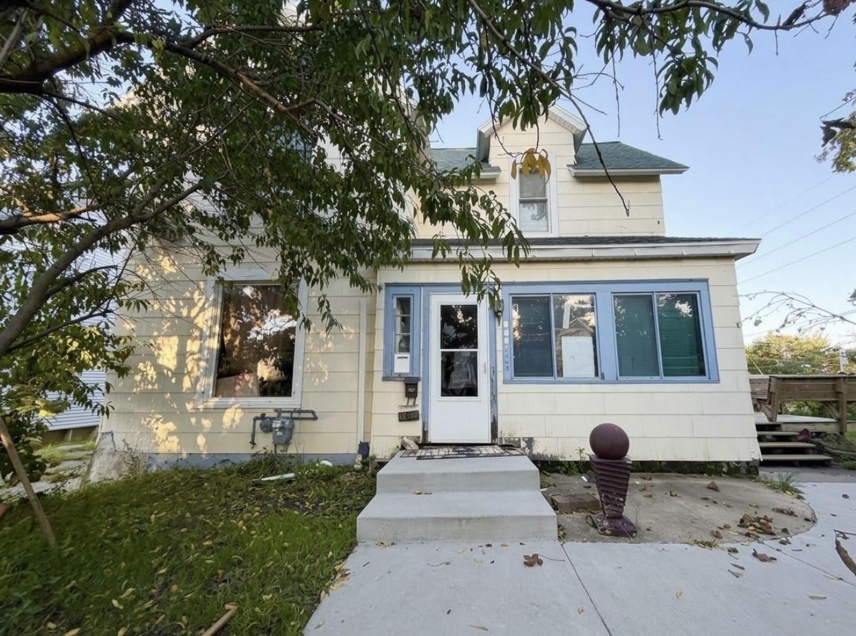 404 SE 3rd Street — photo