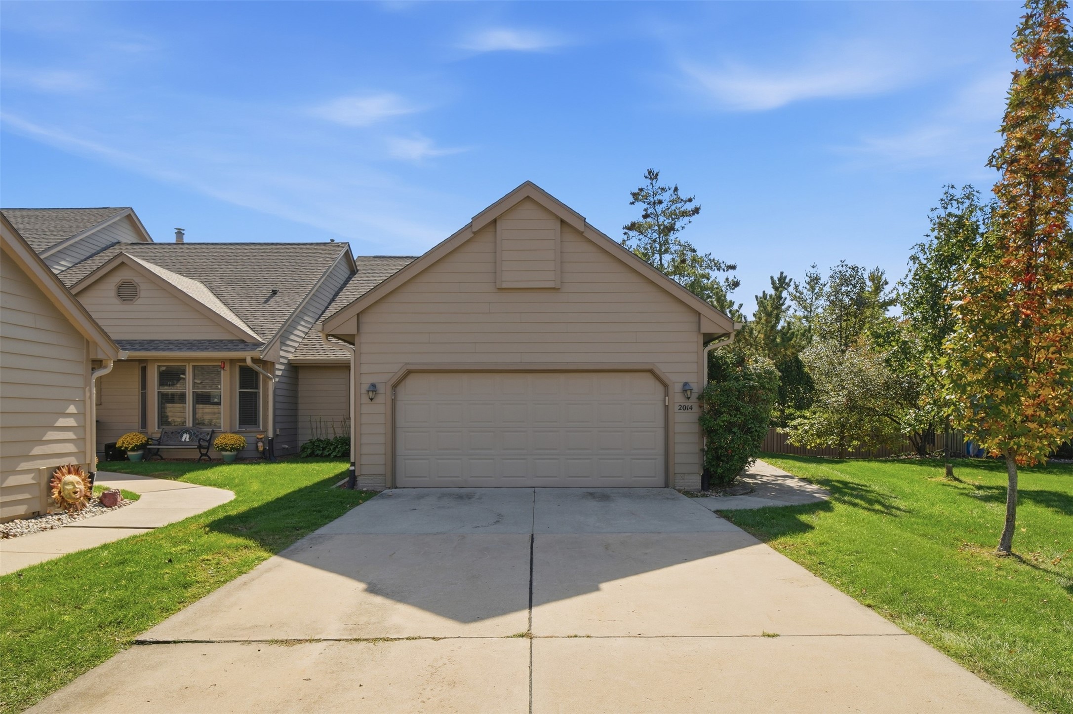 2014 Maple Circle — photo
