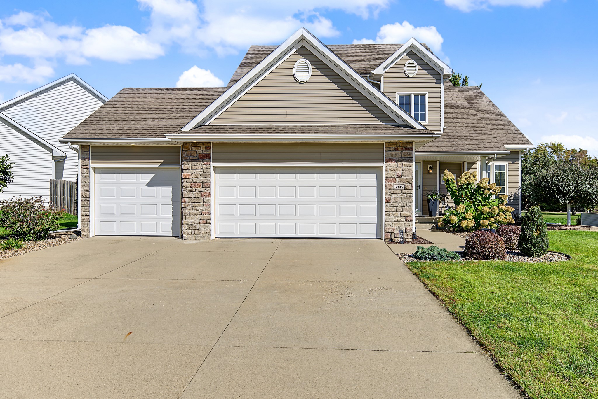 3905 SW Bluegrass Drive — photo