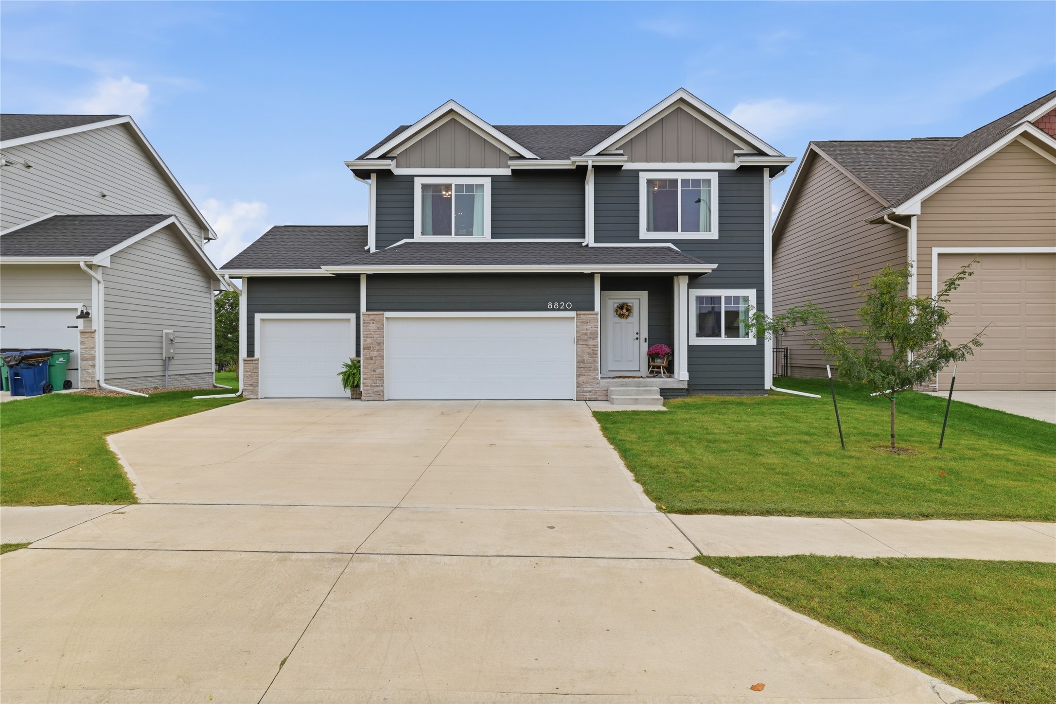 8820 Oakwood Drive — photo