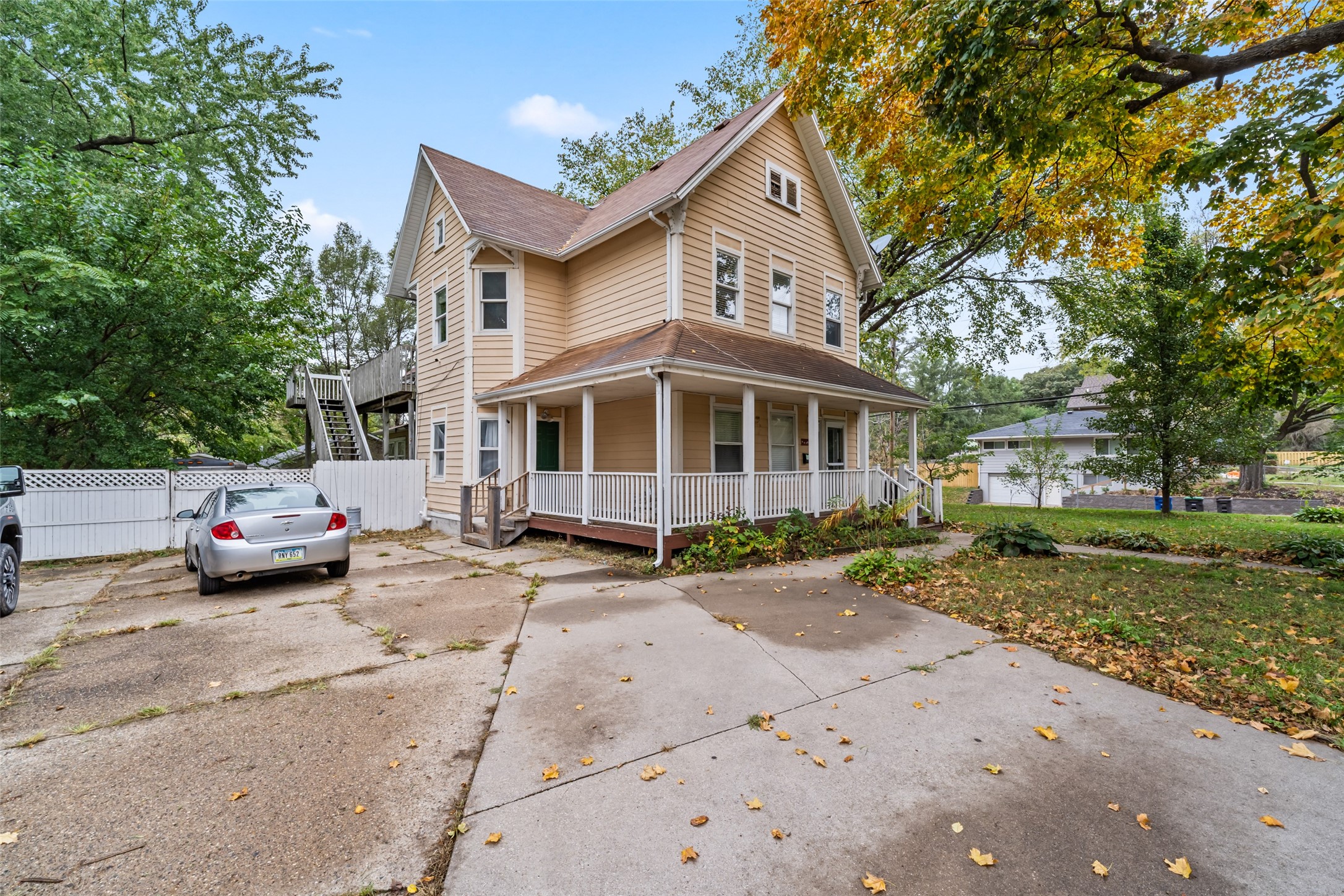 1532 E 9th Street — photo