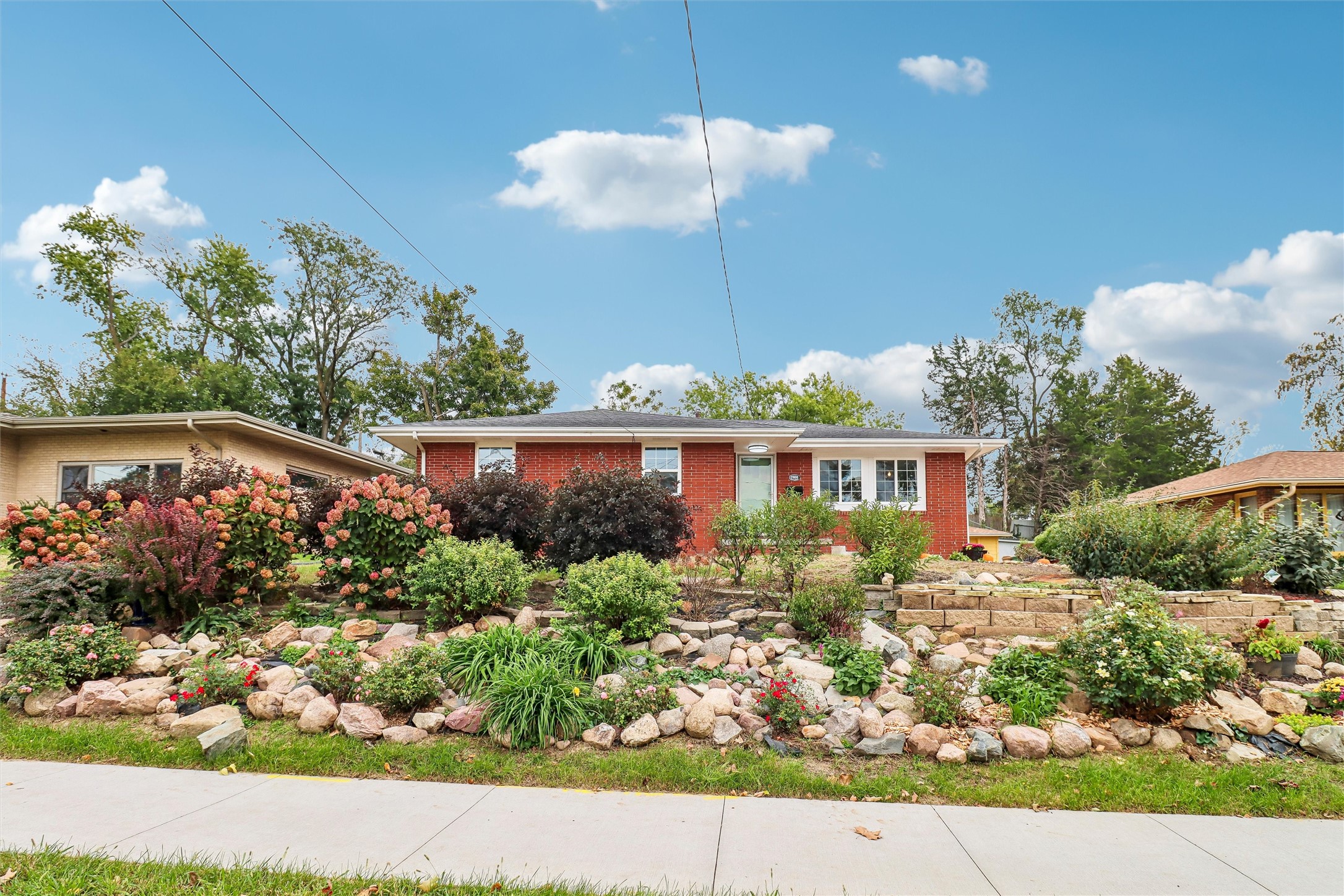 7606 Roseland Drive — photo
