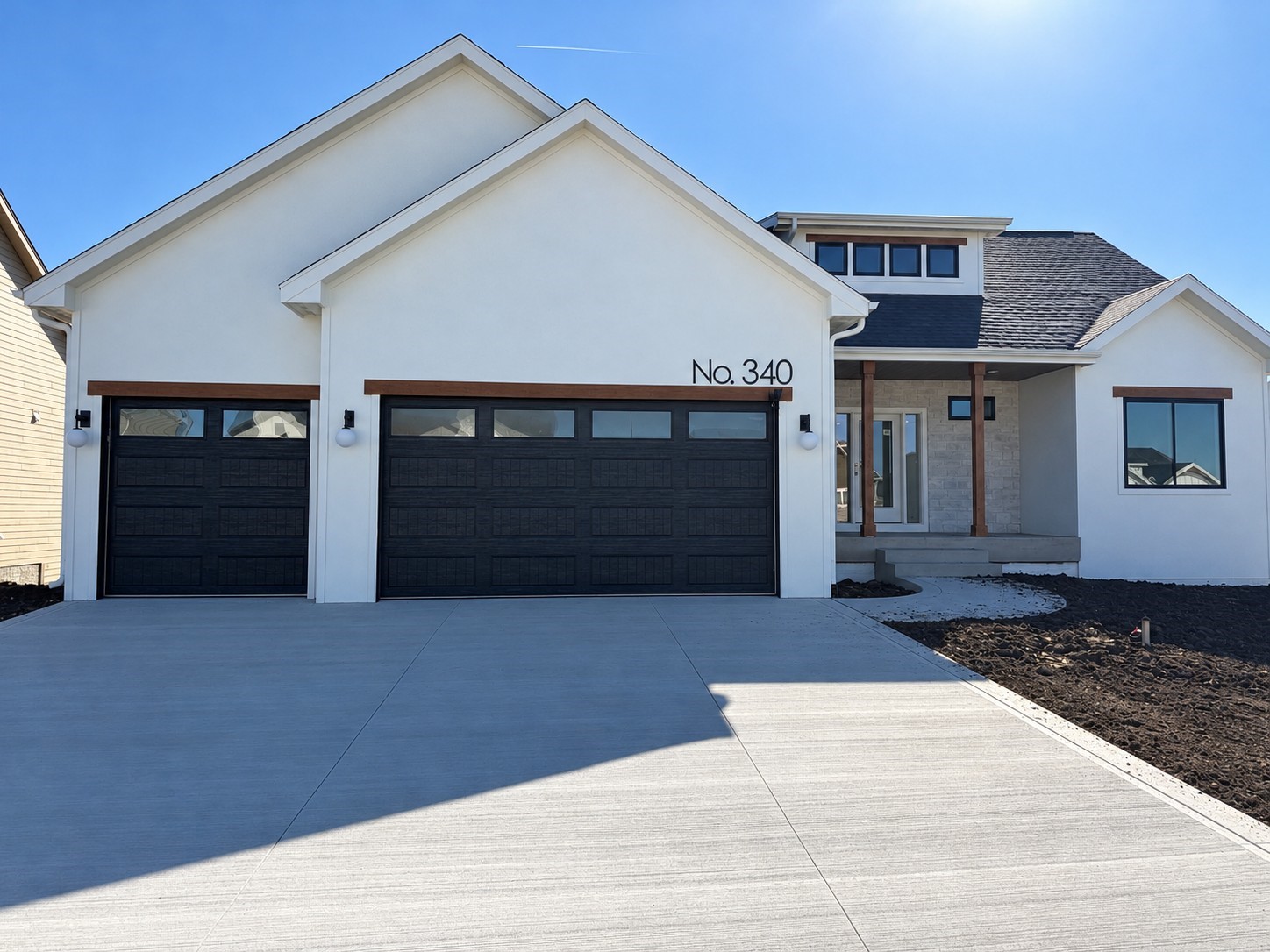 340 NW Red Oak Drive — photo