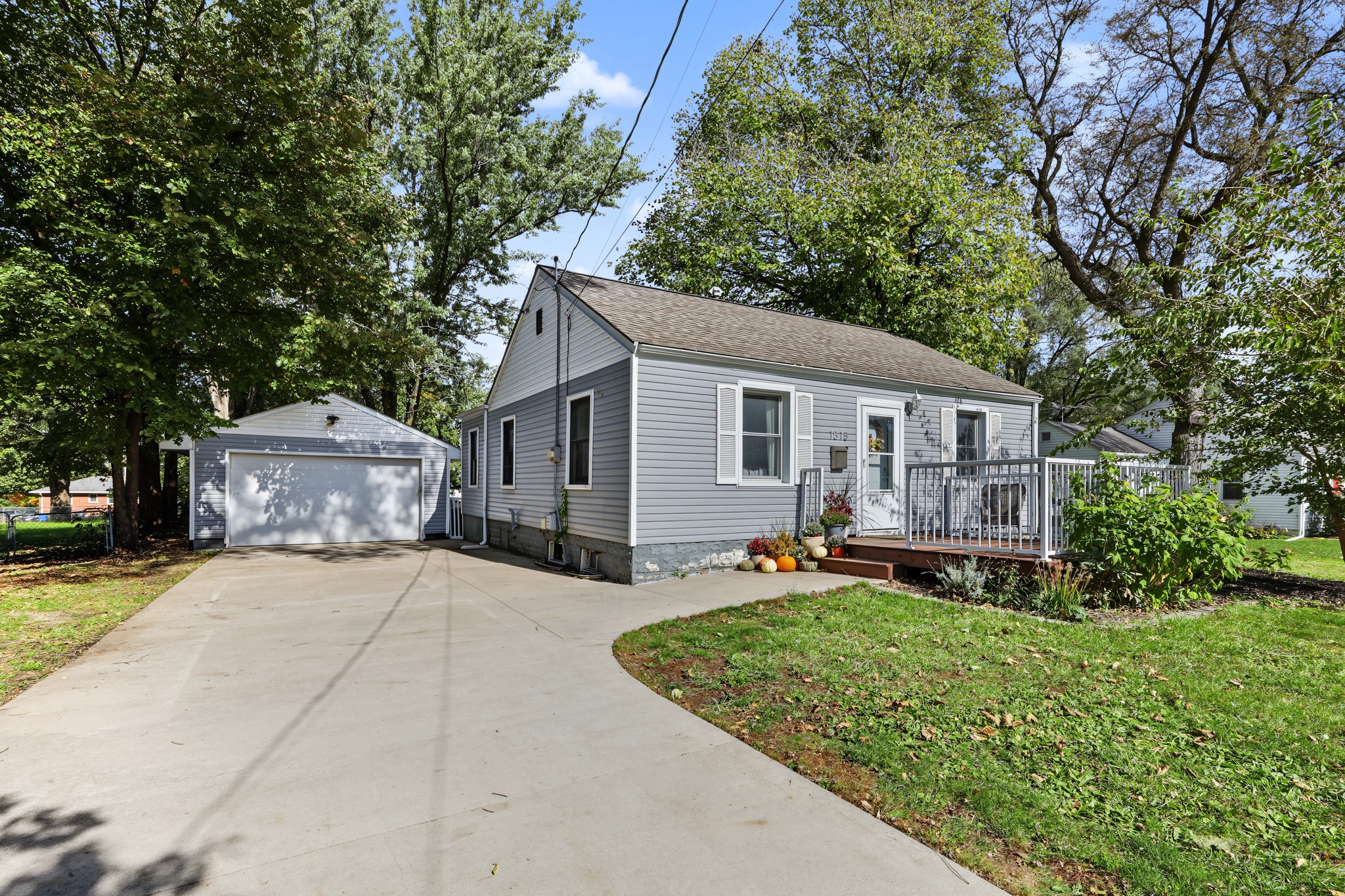 1515 Southlawn Drive — photo