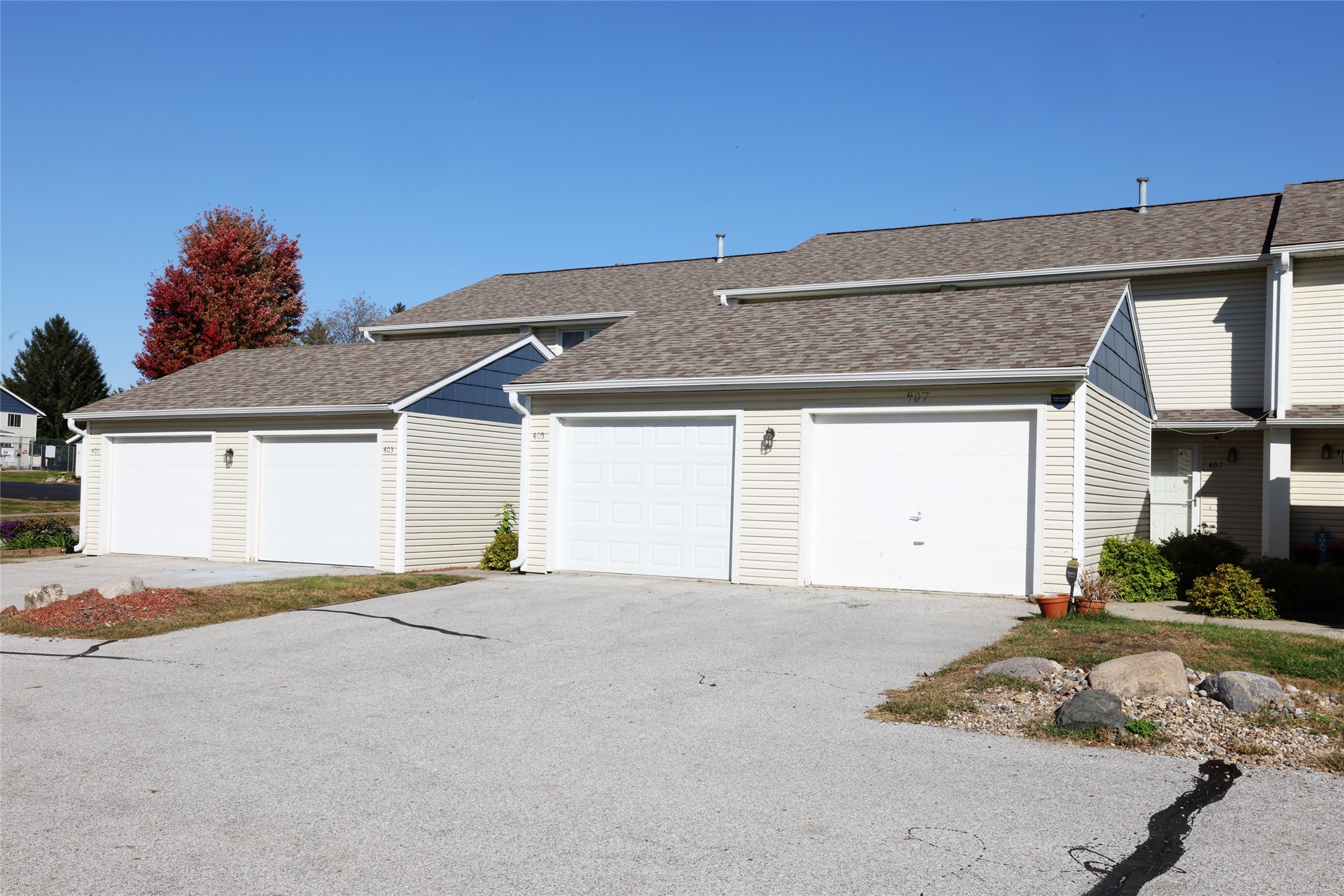 407 Faulkner Court — photo