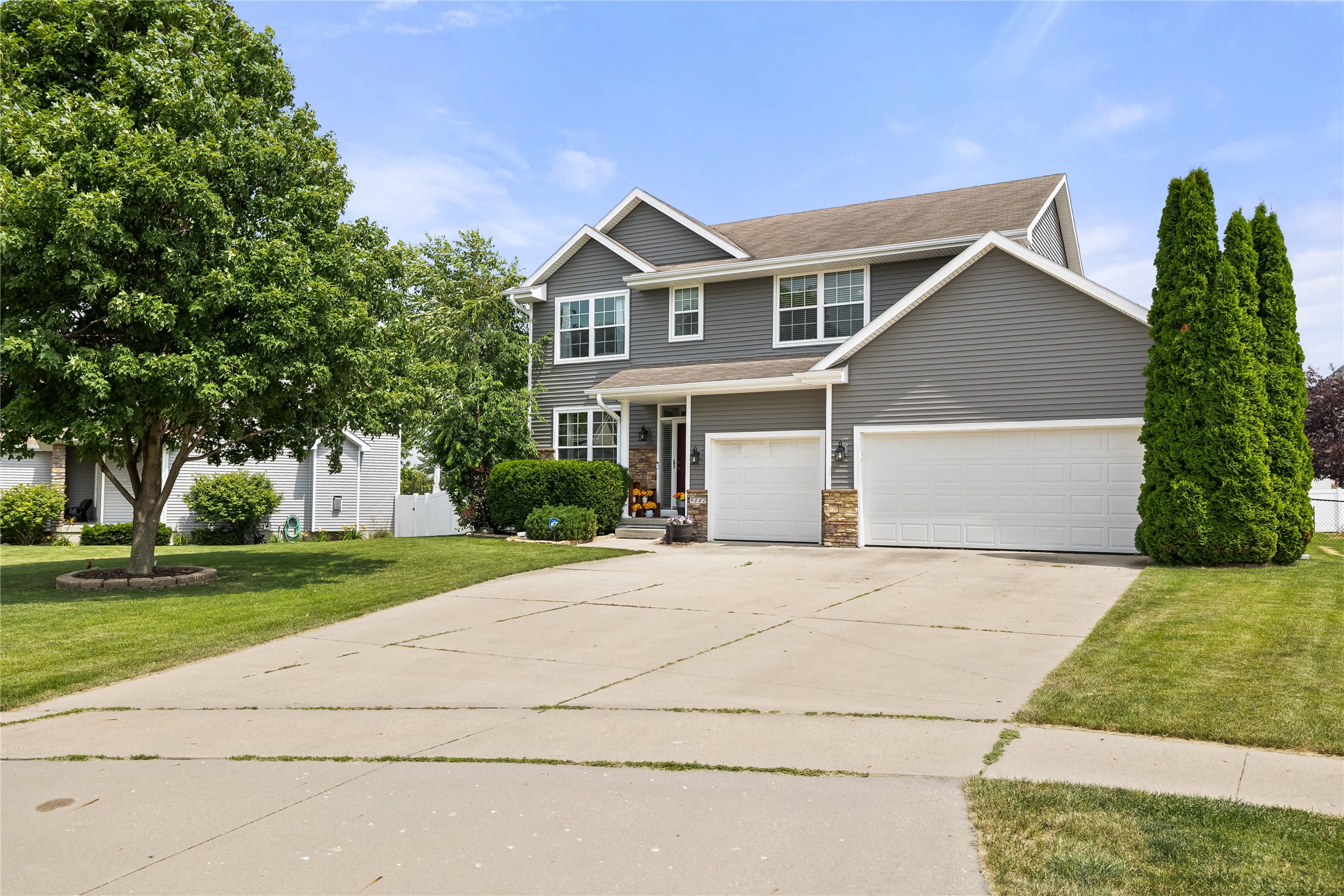 9042 Lake Court — photo