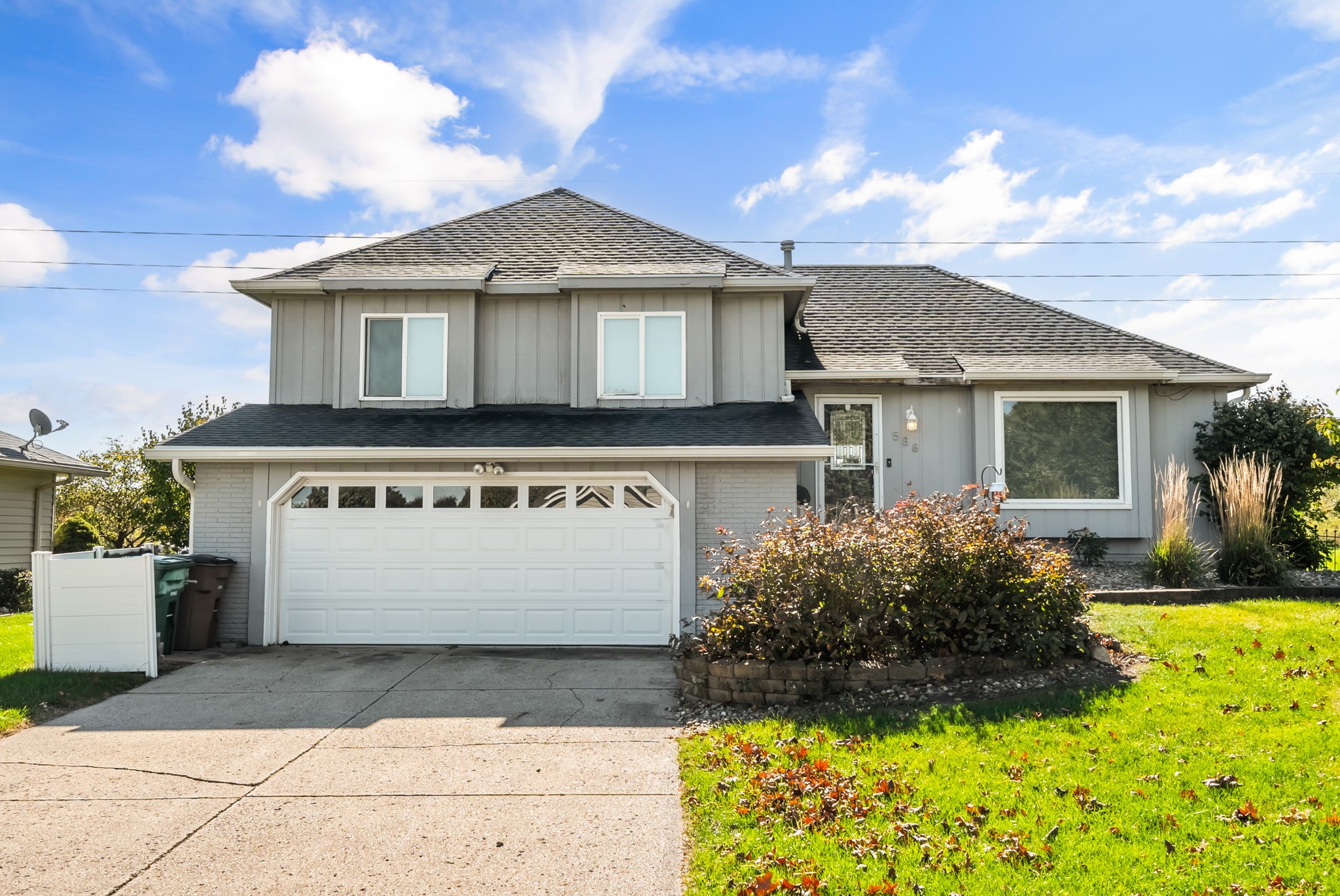 588 Pinehurst Drive — photo
