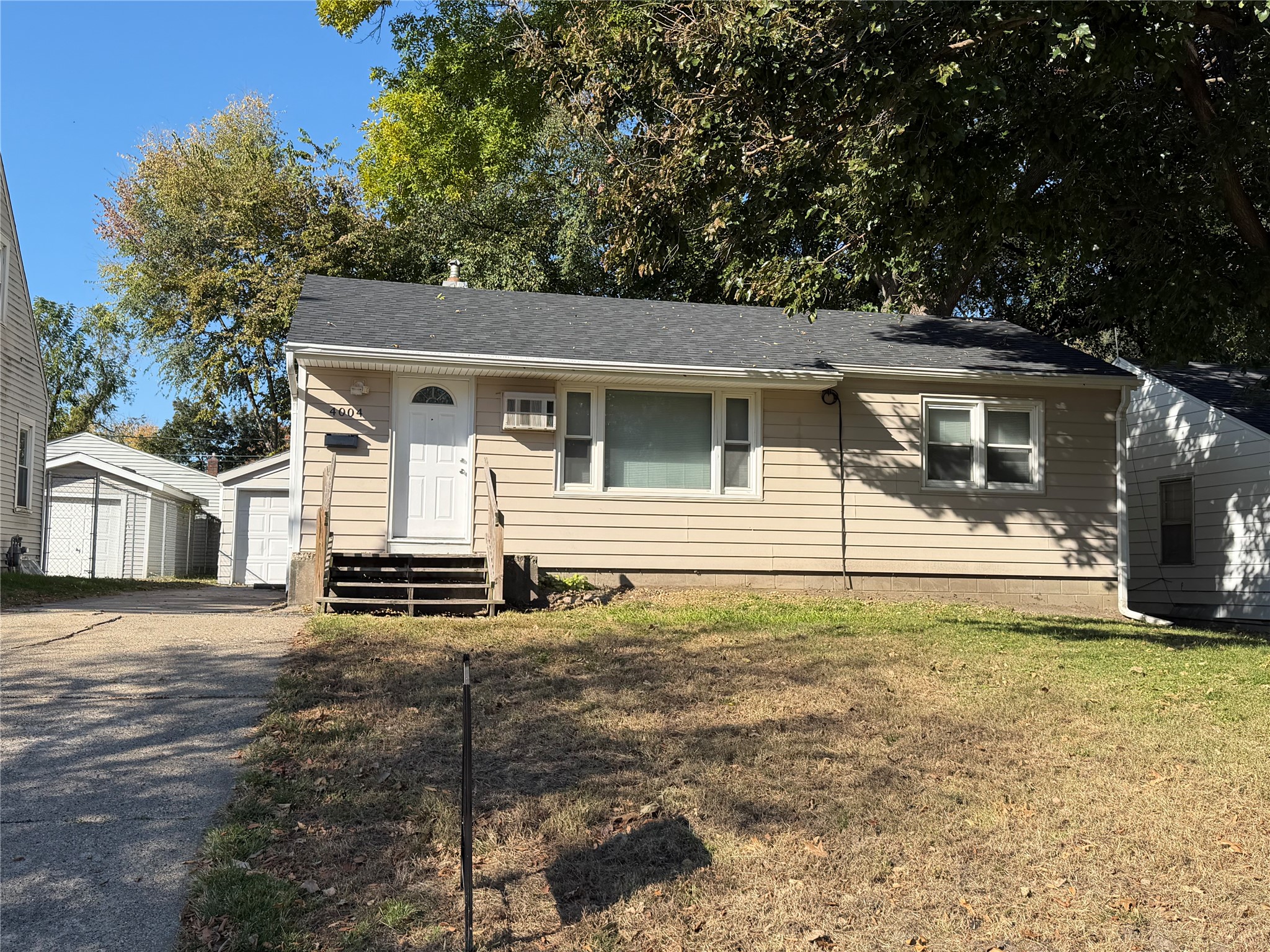 4004 Cambridge Street — photo