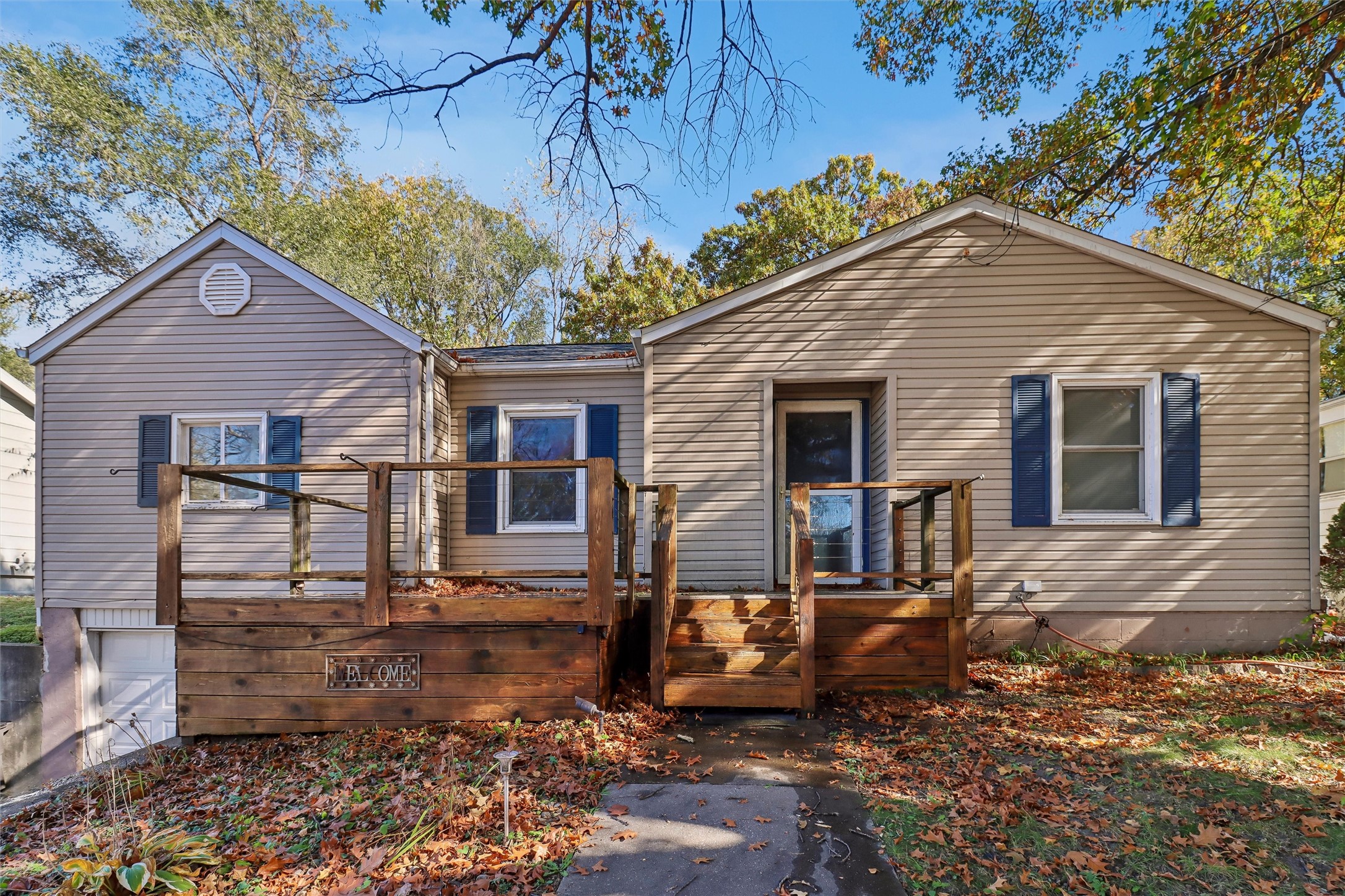1305 E 33rd Court — photo