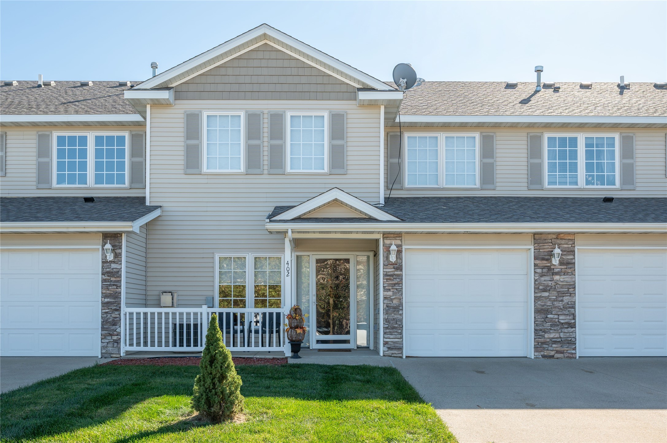 2101 Meadow Court Unit 402 — photo