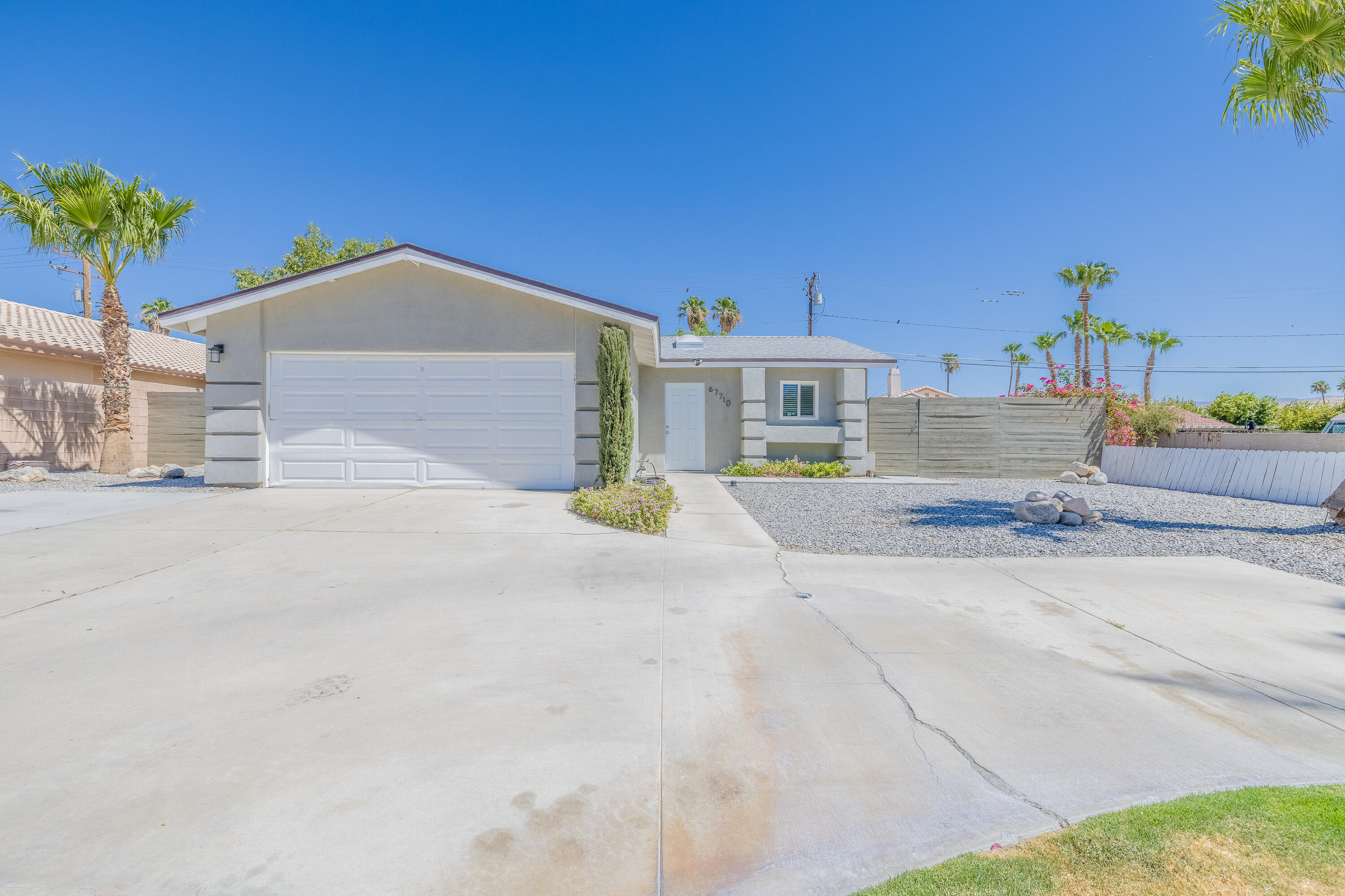 67710 Vista Chino — photo