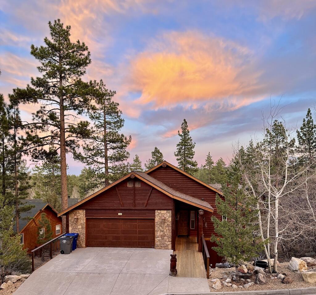 385 Sunrise Way — photo