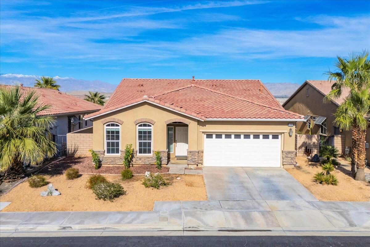 2590 Windmill Way — photo
