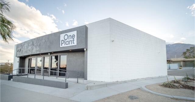 2739 N Palm Canyon Drive — photo