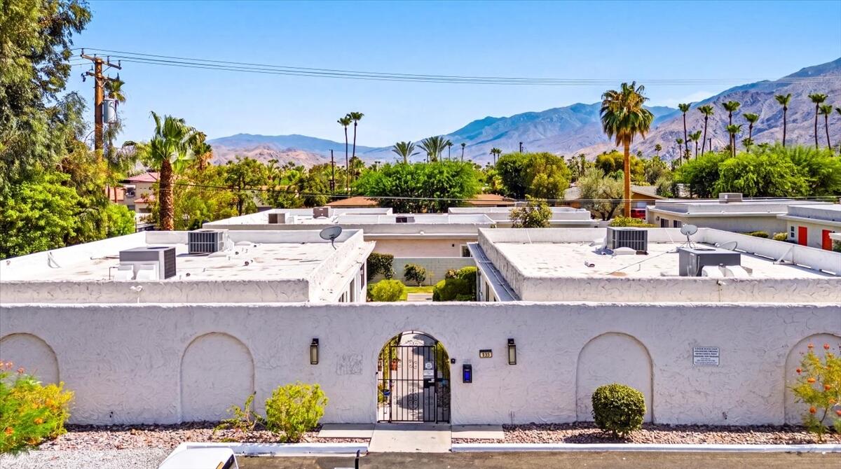 835 E Vista Chino, 4 — photo