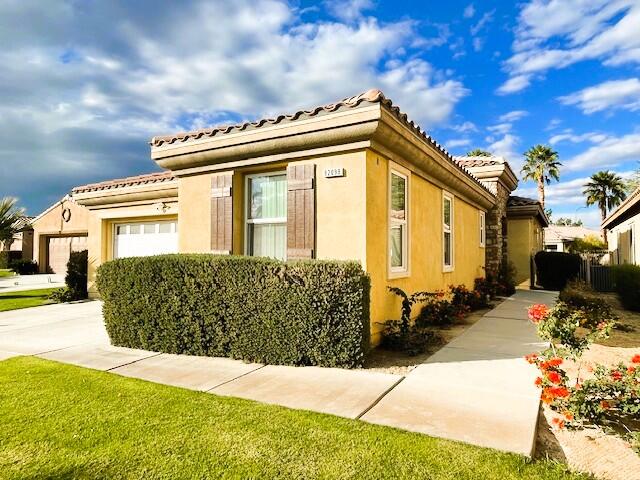 82098 Travolta Avenue — photo