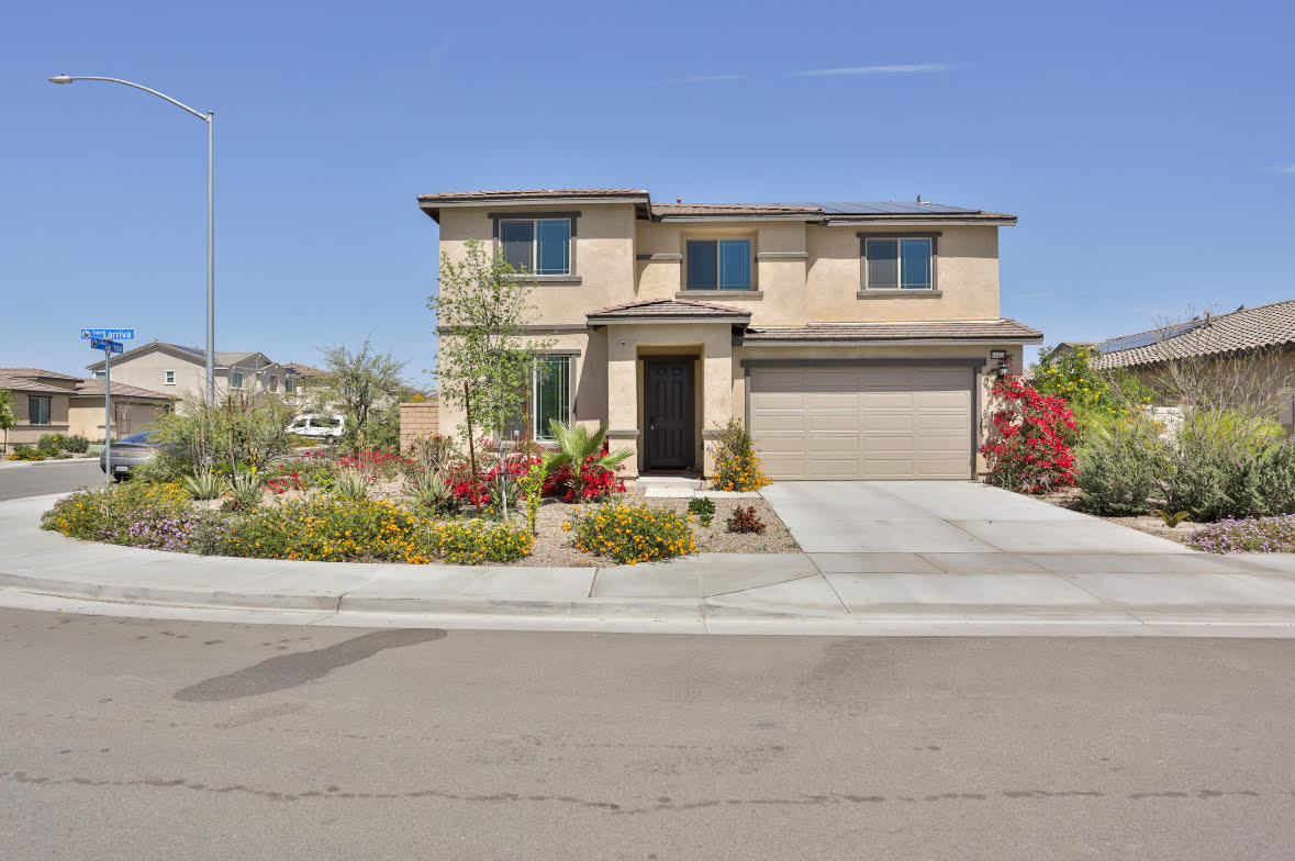 84422 Calle Larriva — photo
