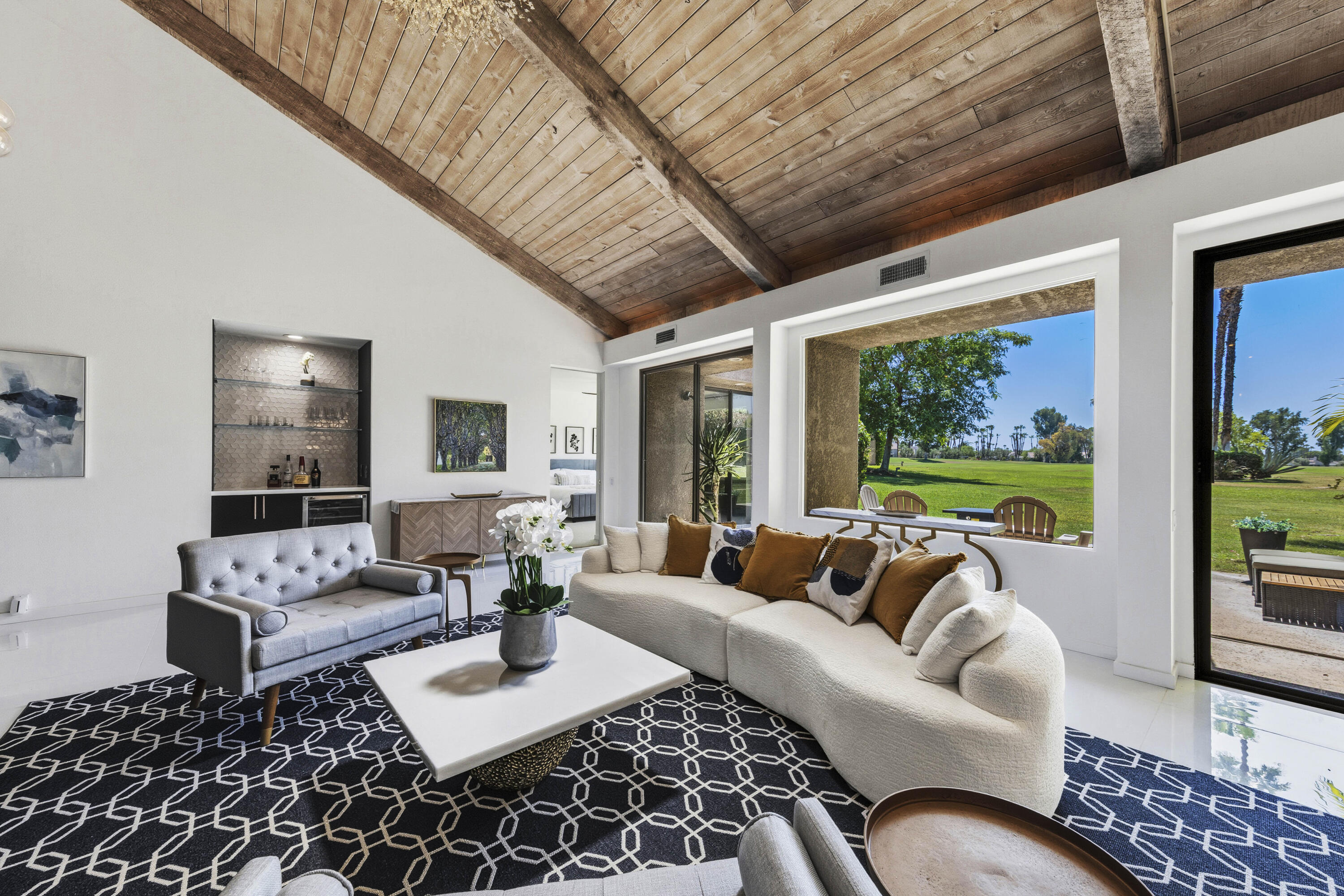 552 Desert West Drive — photo