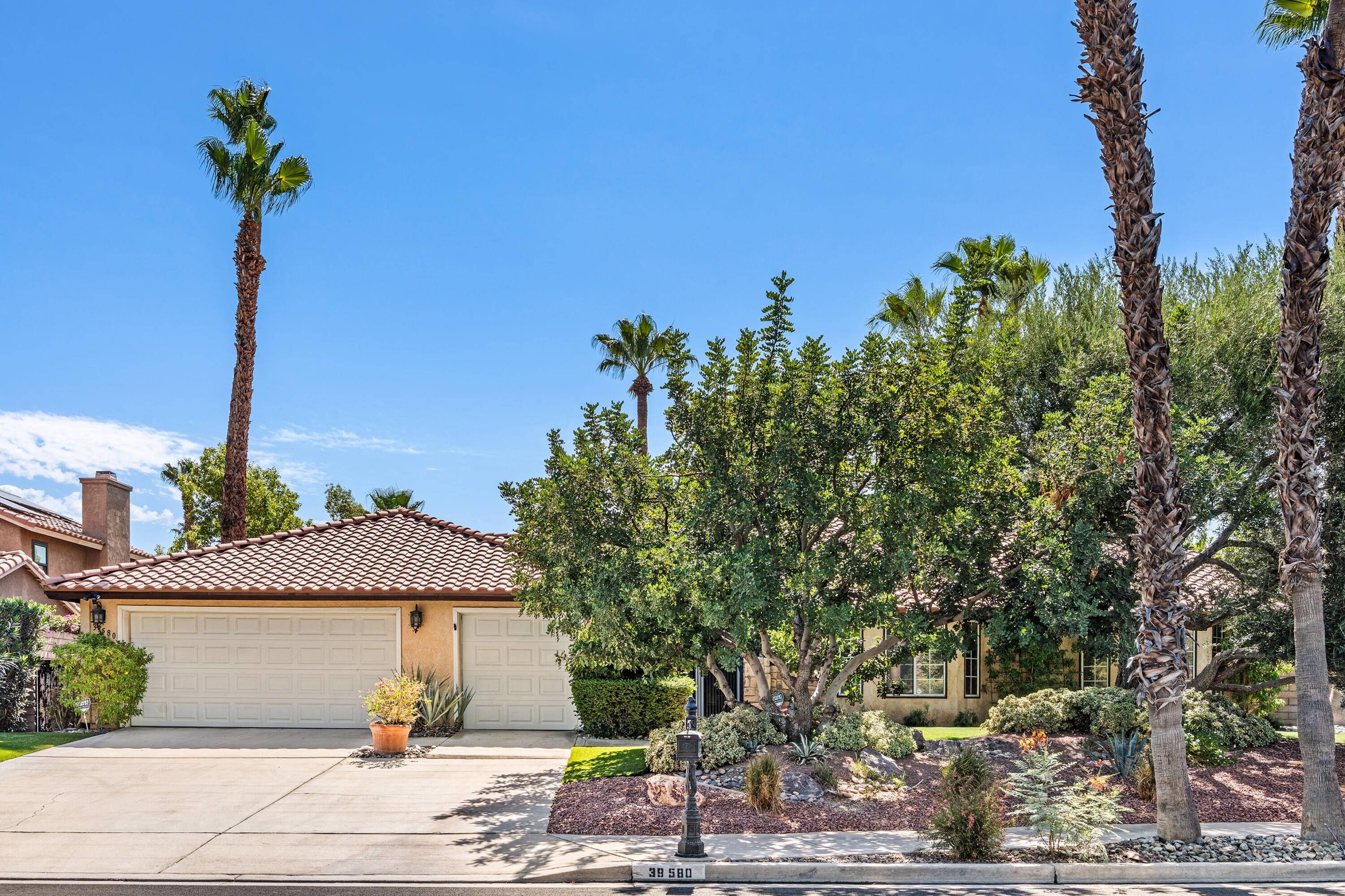 39580 Regency Way — photo
