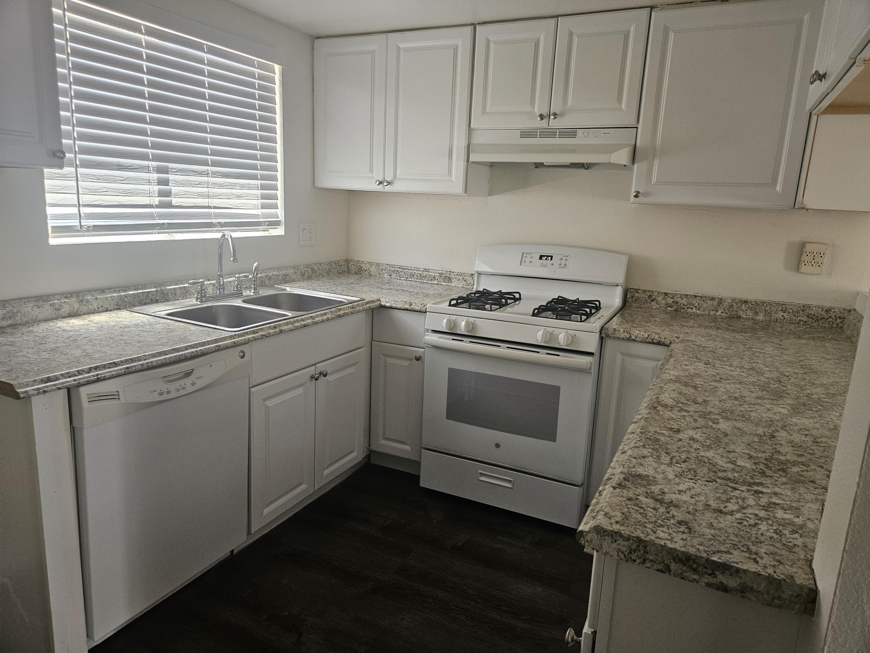 34177 Emily Way — photo