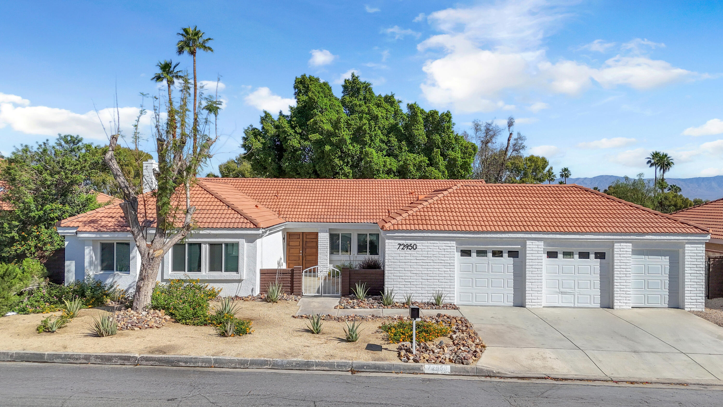 72950 Amber Street — photo
