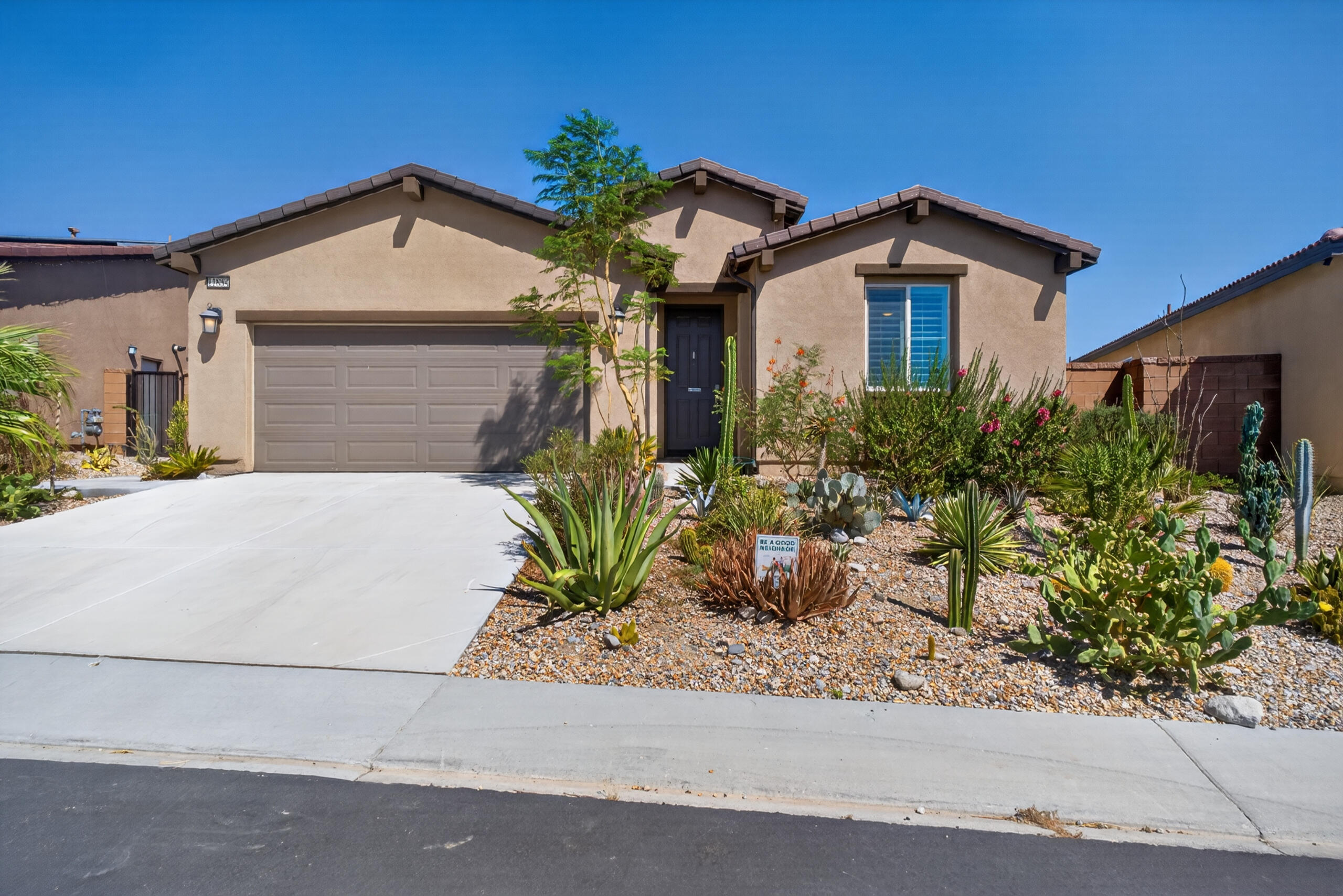 11884 E Crescent Street — photo